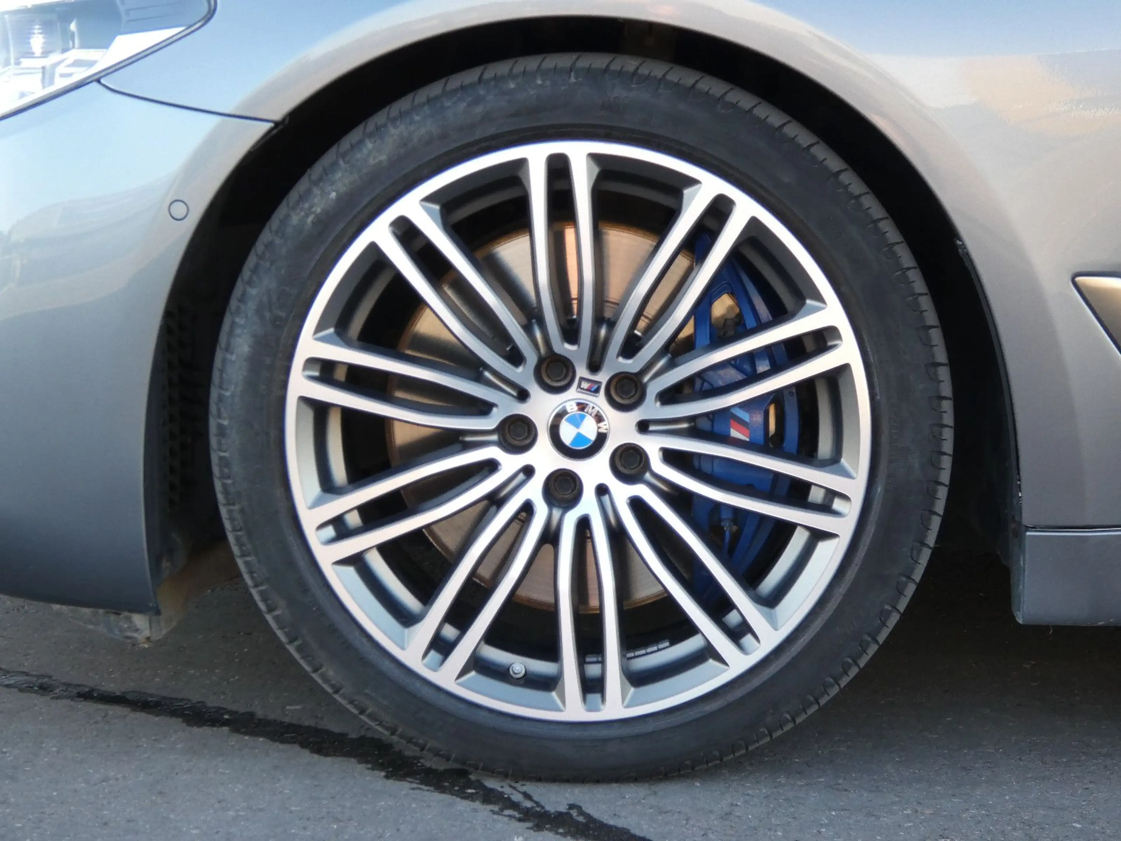 BMW 550 i xDrive A.LED Komfortsitze STHZG Sitzklima — photo 26