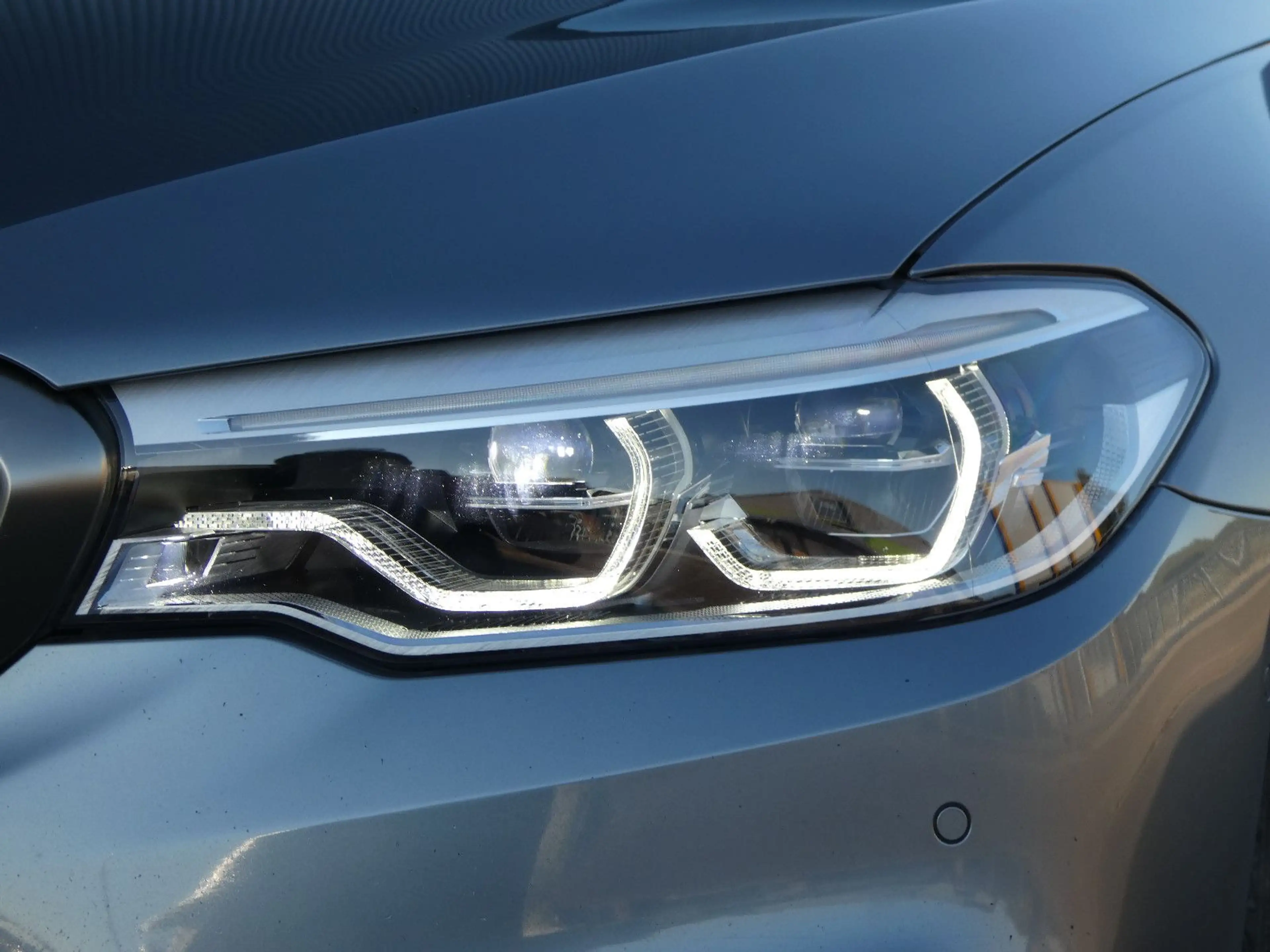 BMW 550 i xDrive A.LED Komfortsitze STHZG Sitzklima — photo 28