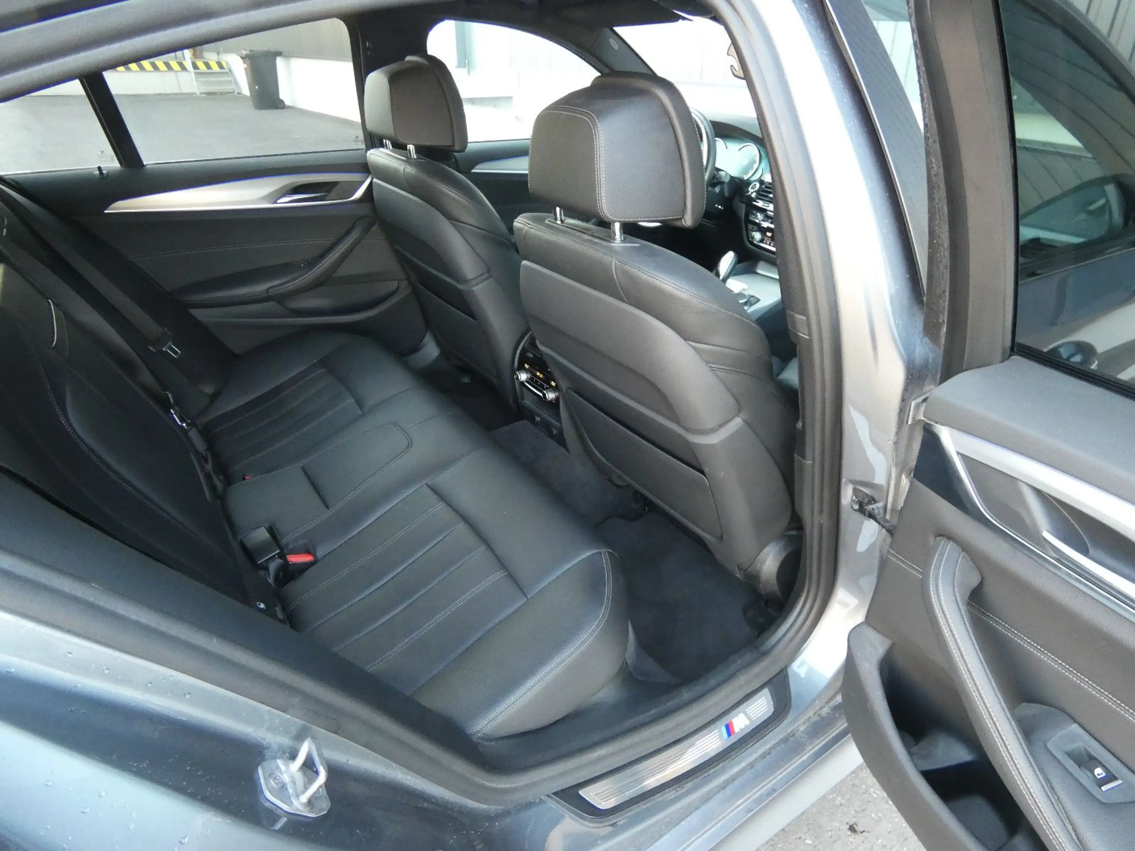 BMW 550 i xDrive A.LED Komfortsitze STHZG Sitzklima — photo 7