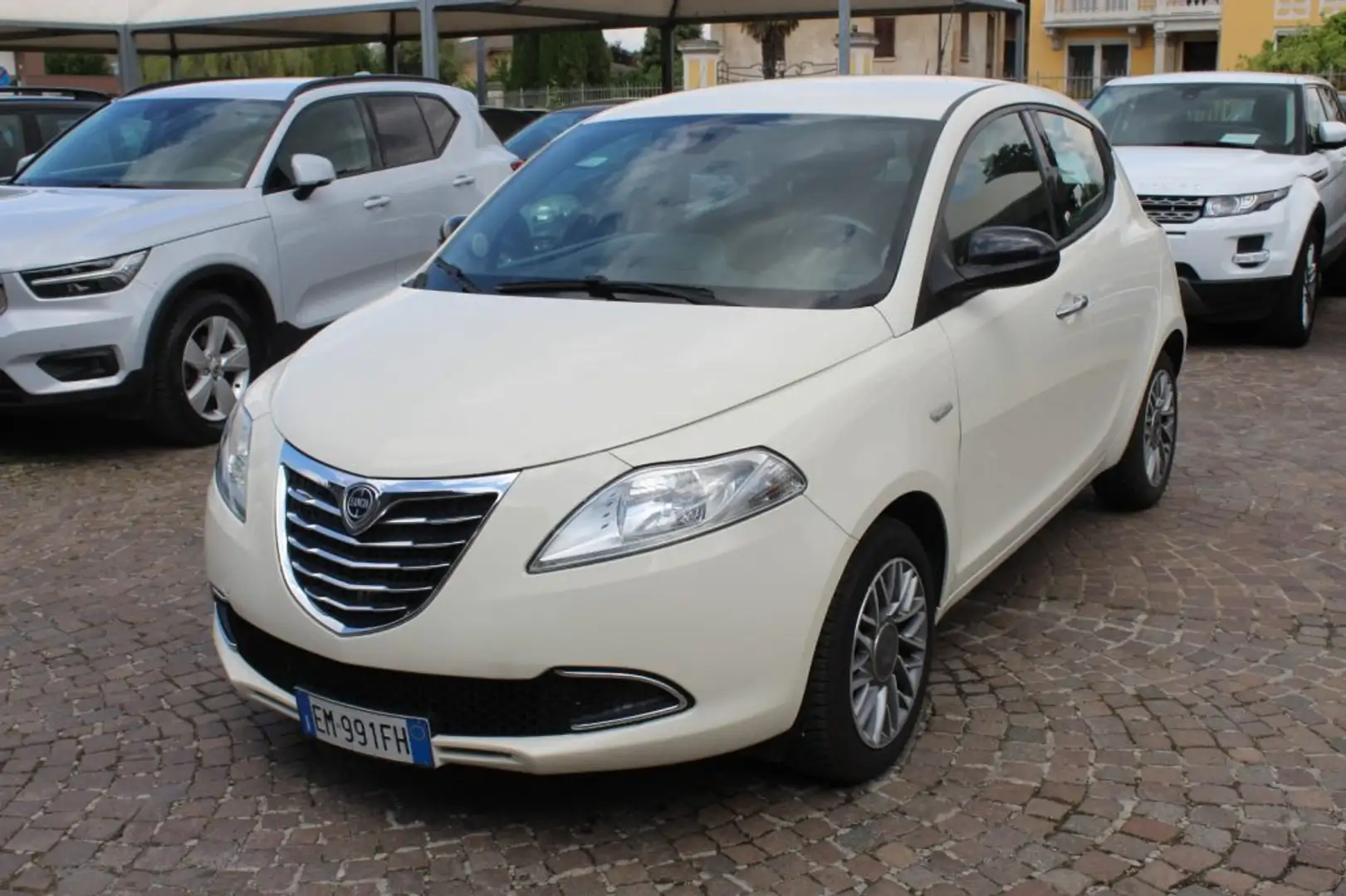 Lancia Ypsilon 1.2 69CV 5 porte GPL NEOPATENTATI Blanc - 1