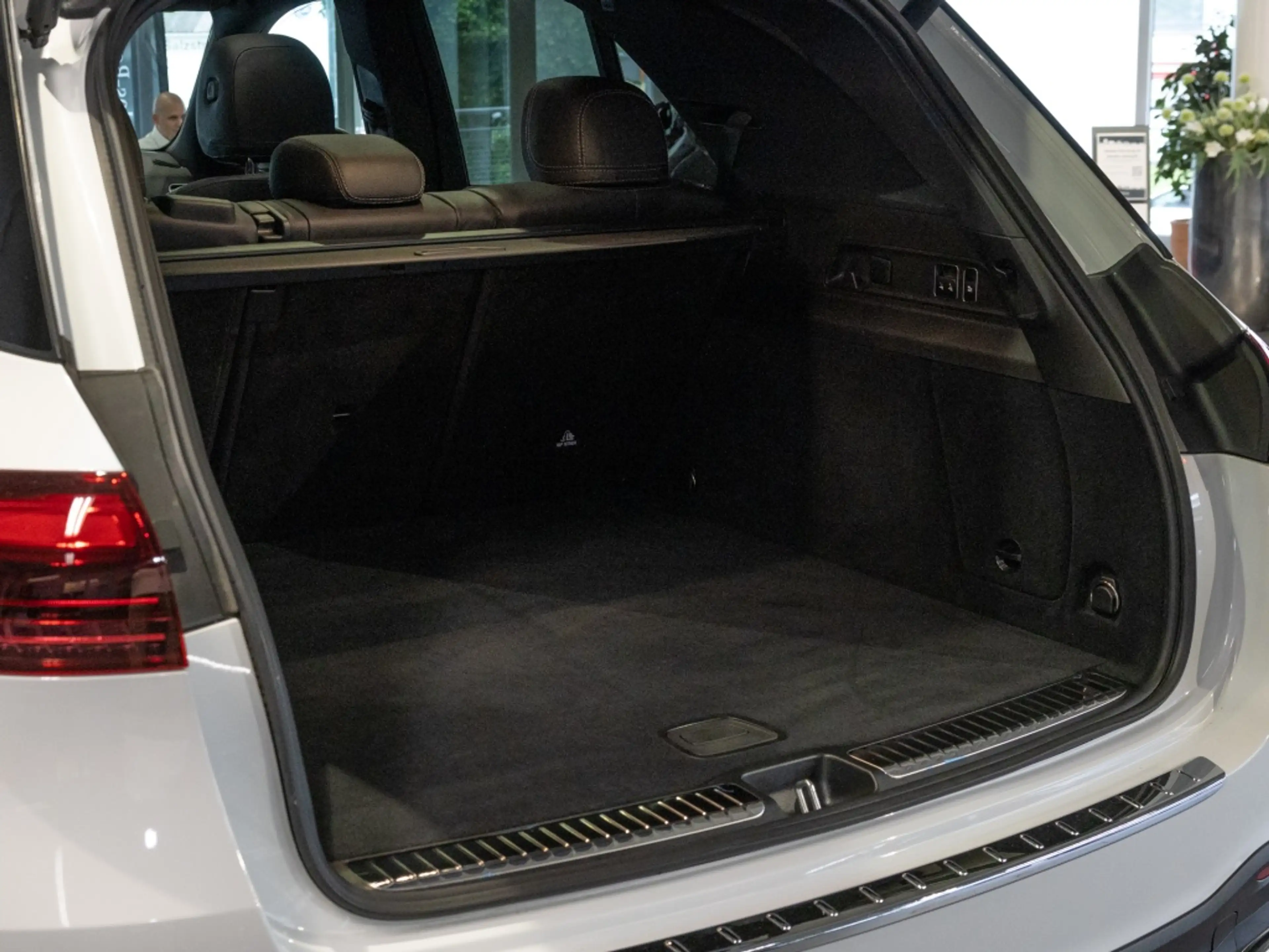 Mercedes-Benz GLE 580 4M , AMG BURM NIGHT PREMIUM WIDE MEMO — photo 10