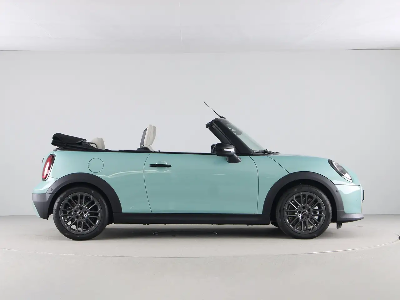 MINI Cooper C Cabrio 2026 — фото 12