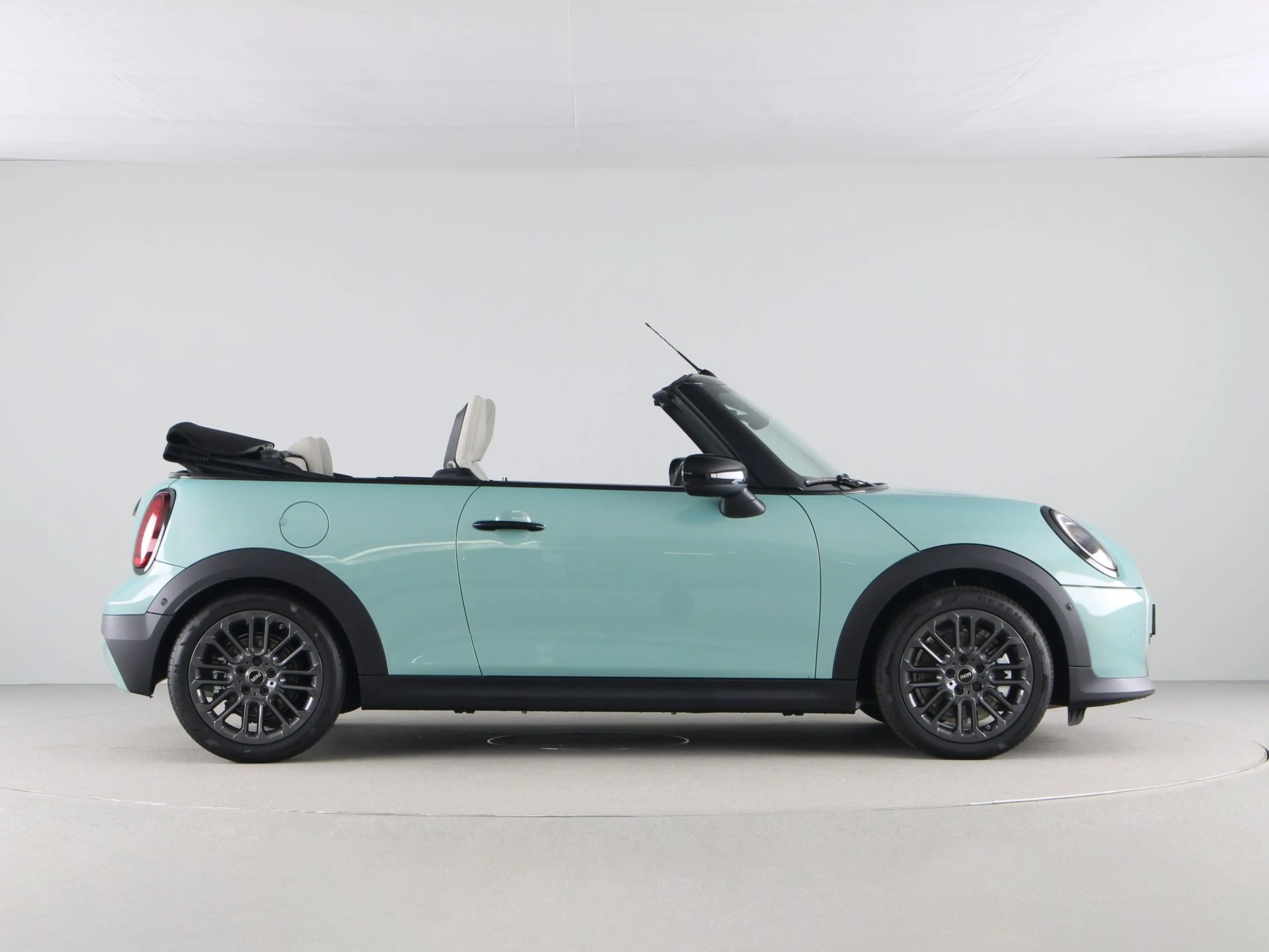 MINI Cooper C Cabrio Favoured Pakket M — photo 12