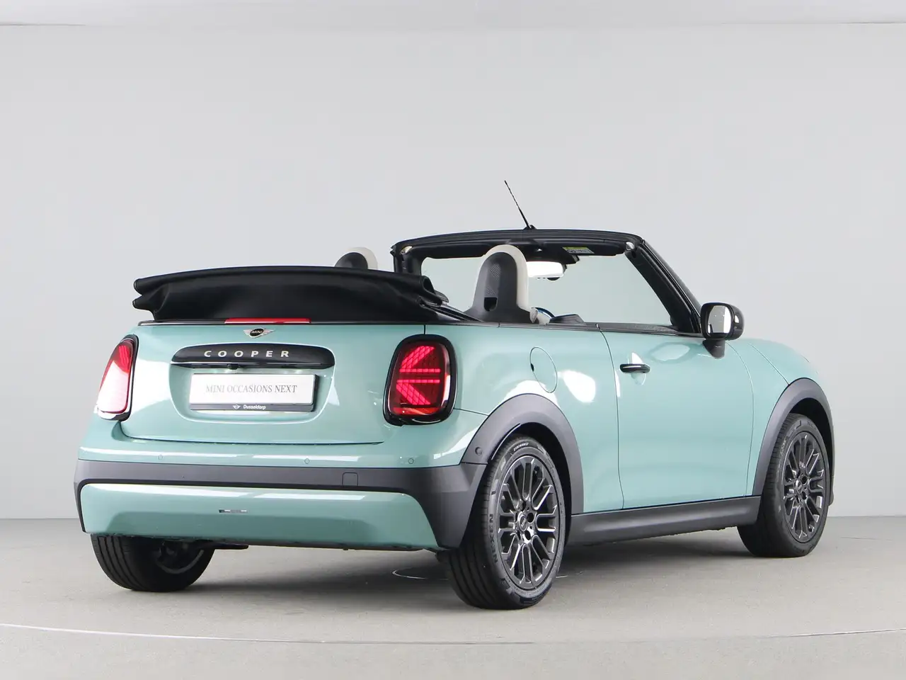 MINI Cooper C Cabrio 2026 — фото 15
