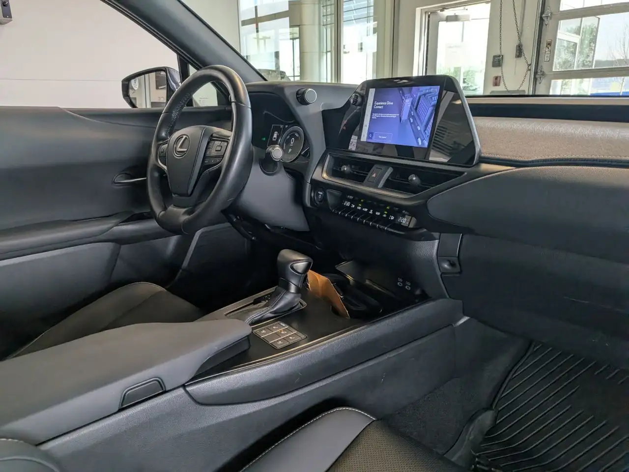 Lexus UX снимка Lexus UX