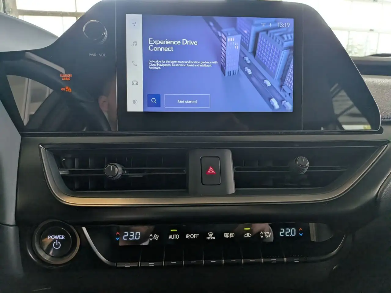 Lexus UX снимка Lexus UX