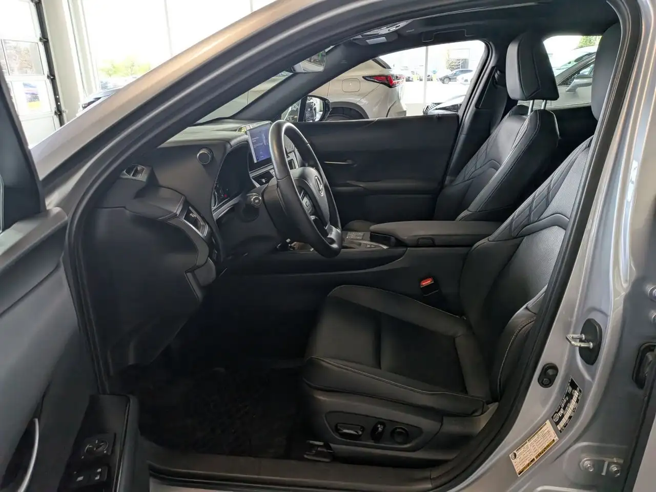 Lexus UX снимка Lexus UX