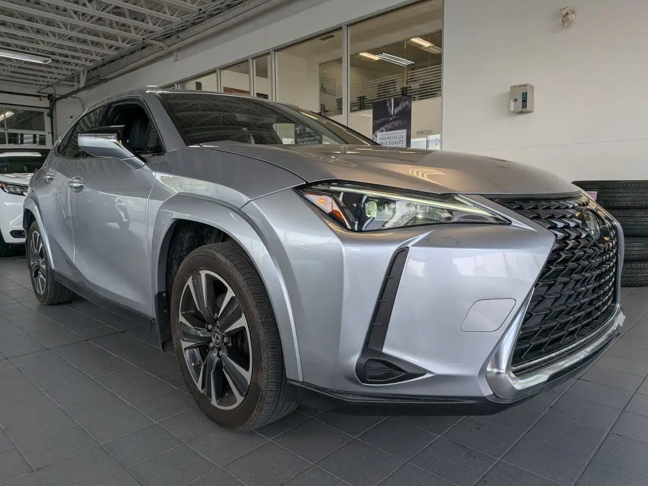 Lexus UX снимка Lexus UX
