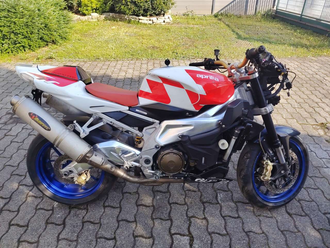 Aprilia Tuono 1000