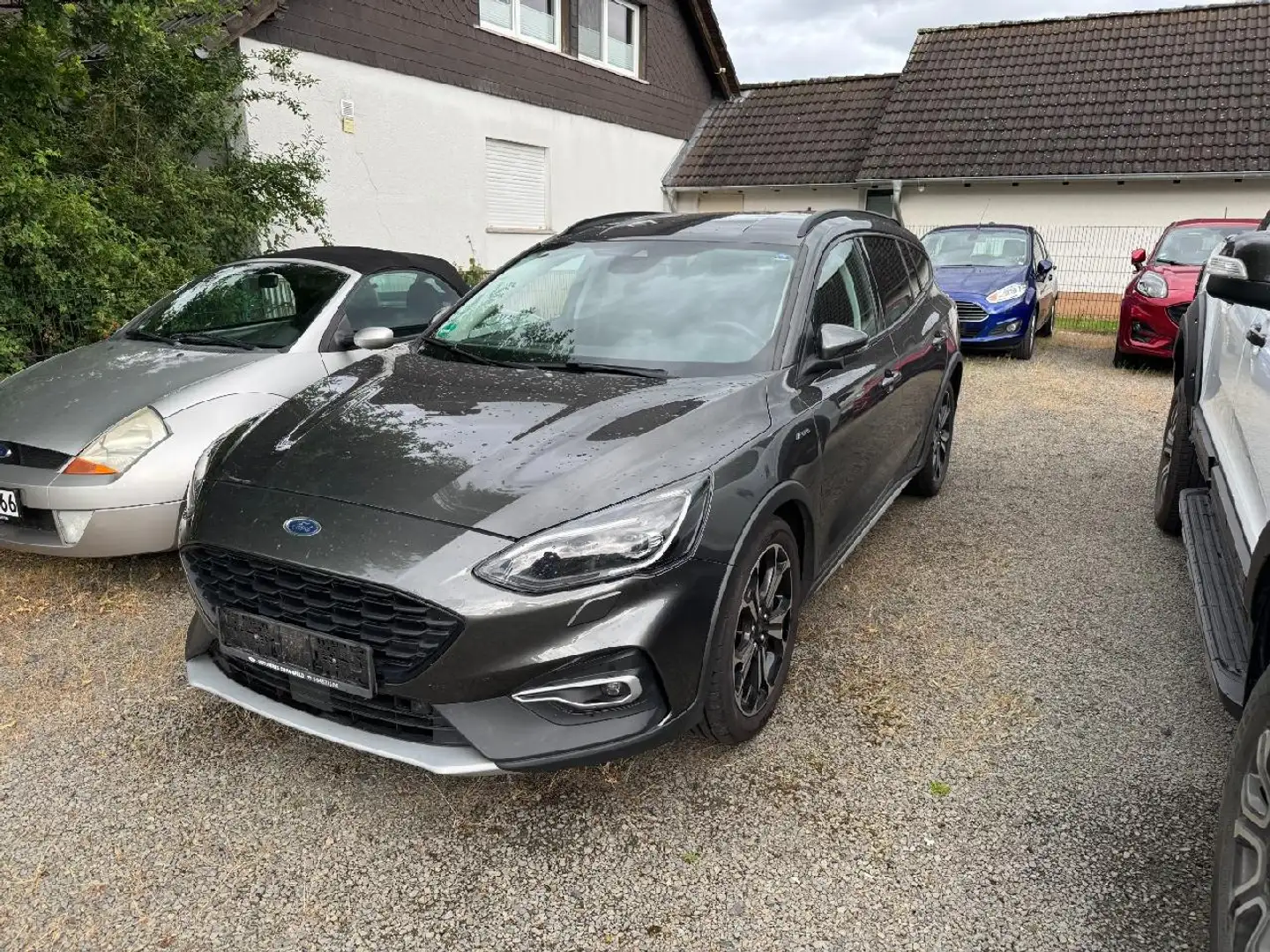 Ford Focus Focus 1.5 EcoBoost Active (EURO 6d-Temp) Grau - 1