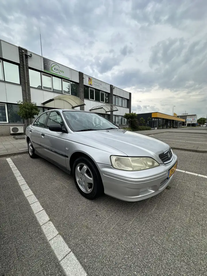 Honda Accord 1.8i S, foto 5