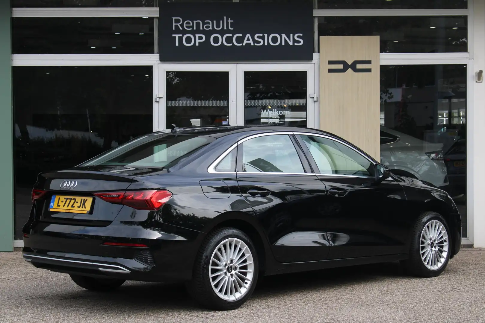 Audi A3 Limousine 30 TFSI Business edition Navigatiesystee Noir - 2