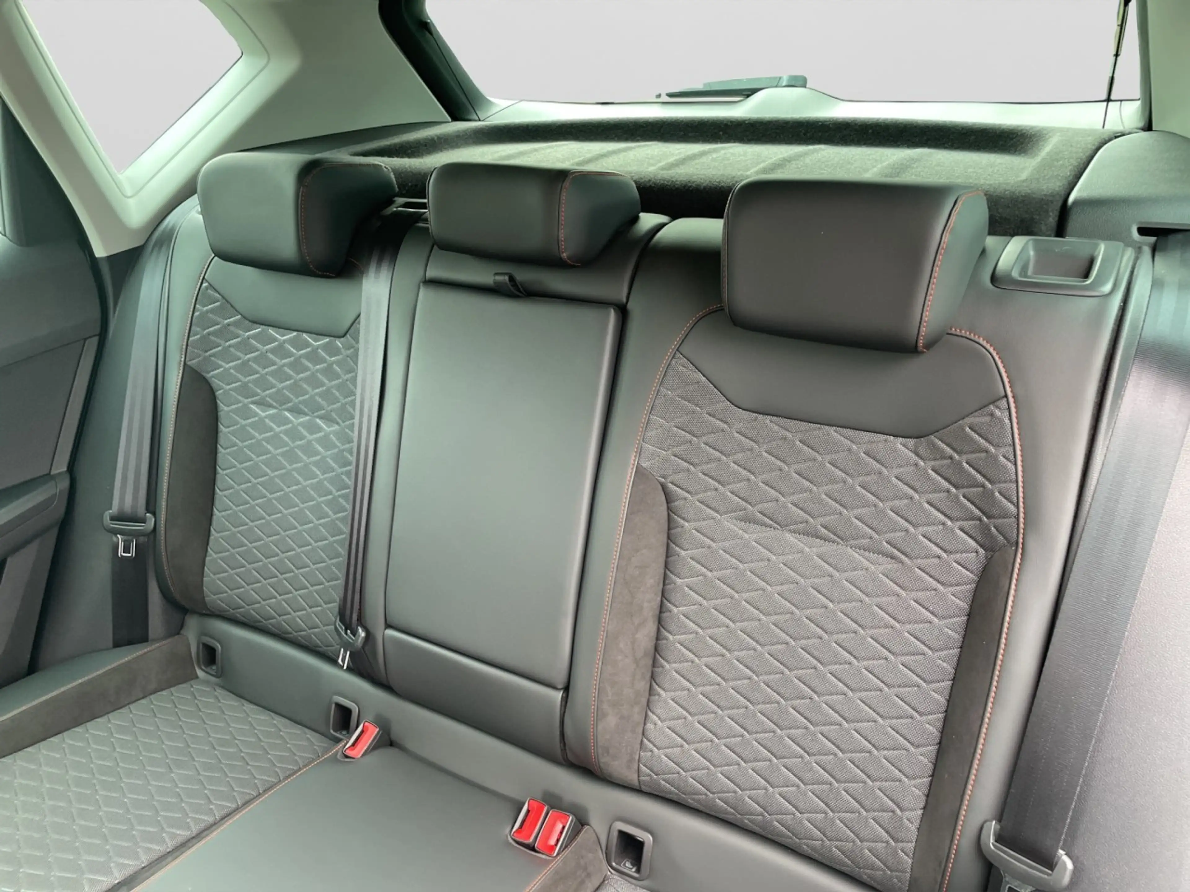 SEAT Ateca FR 1.5 TSI 7-Gang DSG AHK Klima Navi — photo 14