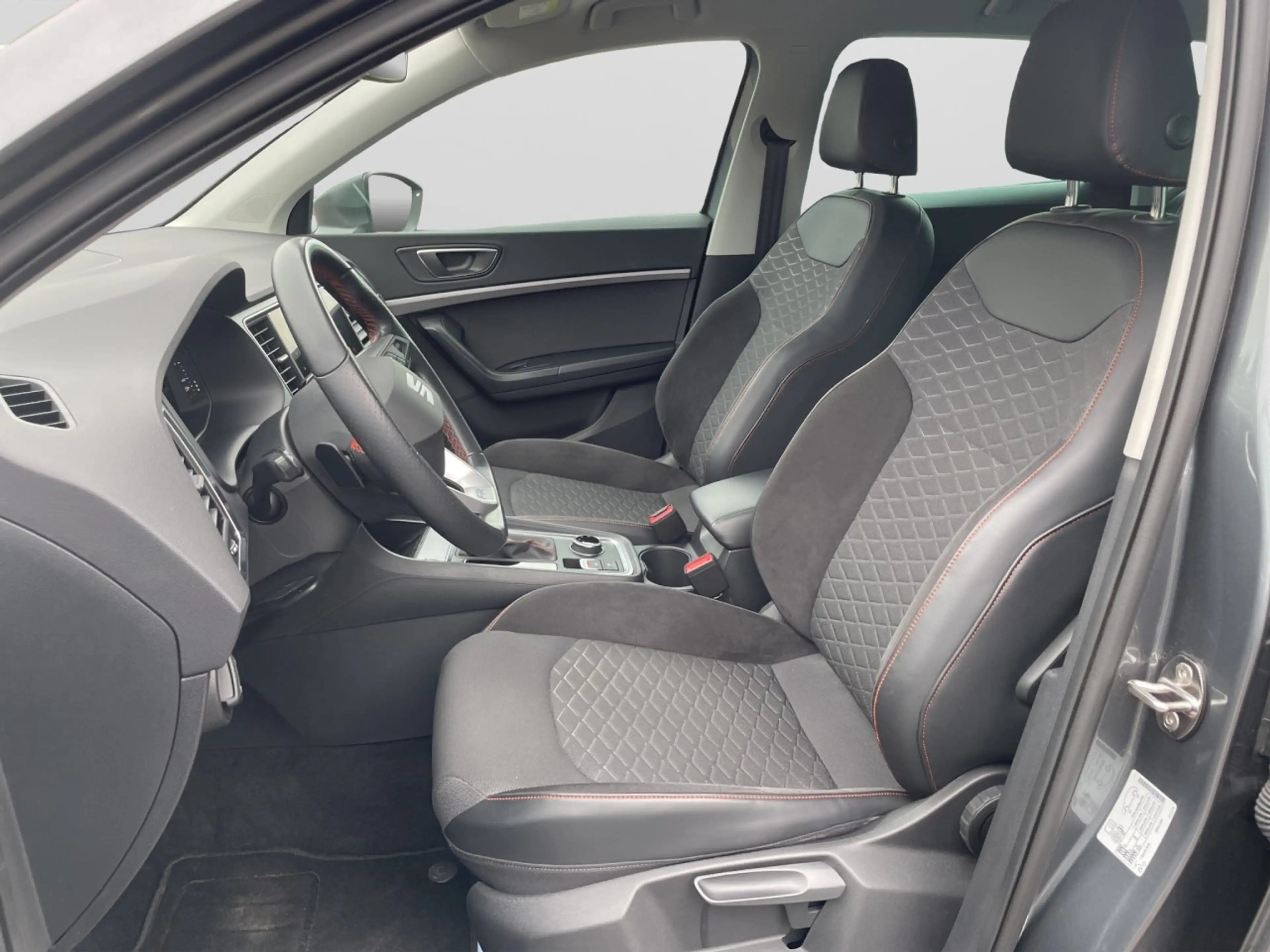 SEAT Ateca FR 1.5 TSI 7-Gang DSG AHK Klima Navi — photo 11