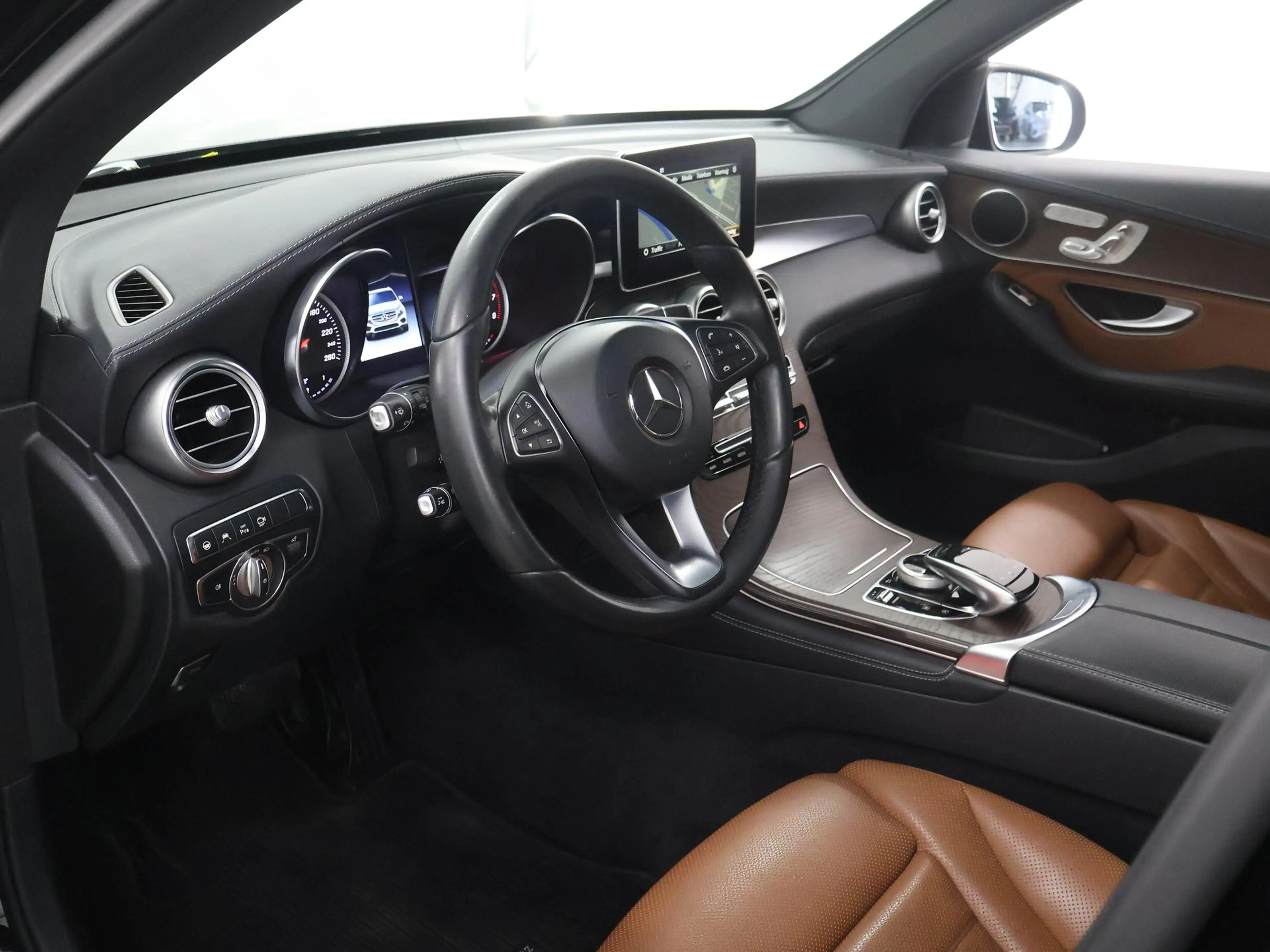 Mercedes-Benz GLC 250 4MATIC Premium Plus | Trekhaak | Panoramadak | Sto — photo 7
