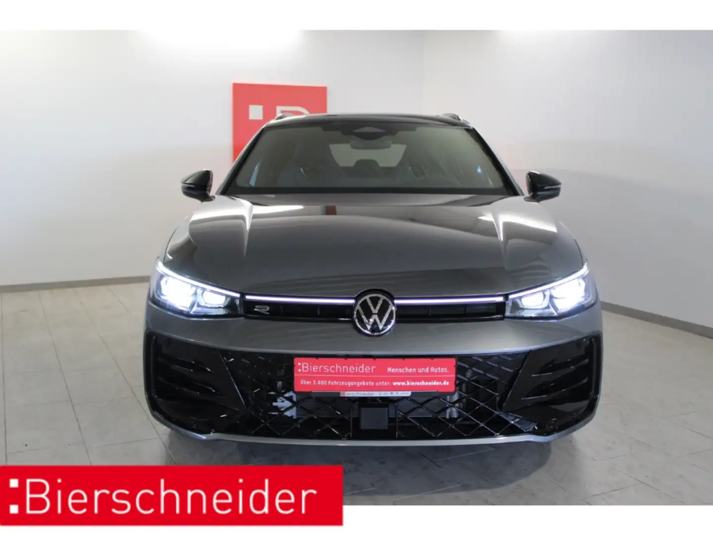 Volkswagen Passat 2.0 TDI DSG 4Mo. 2x R-Line Black Style 19 AHK MATR Grau - 2
