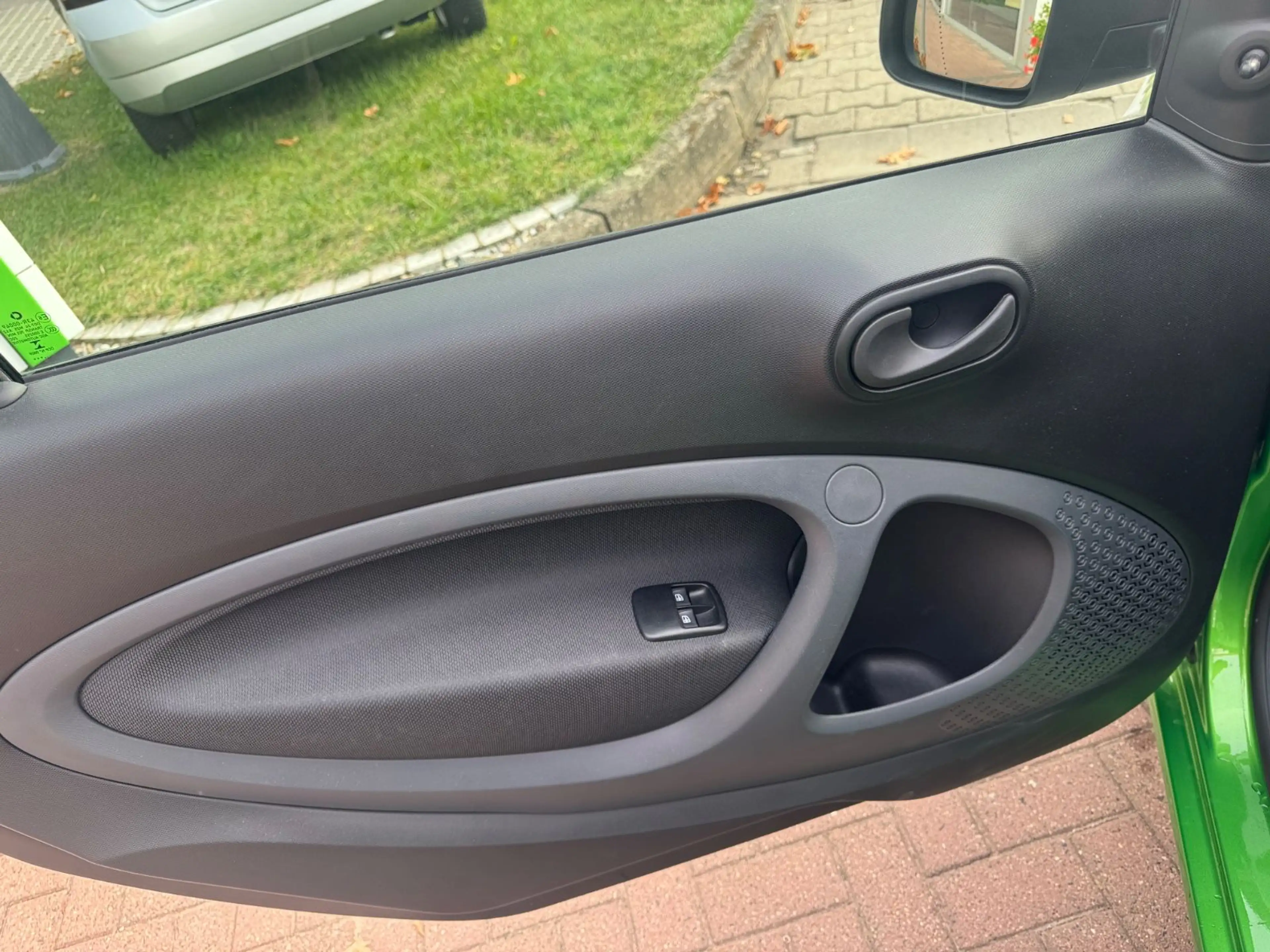 smart forTwo fortwo coupe electric drive / EQ — photo 7