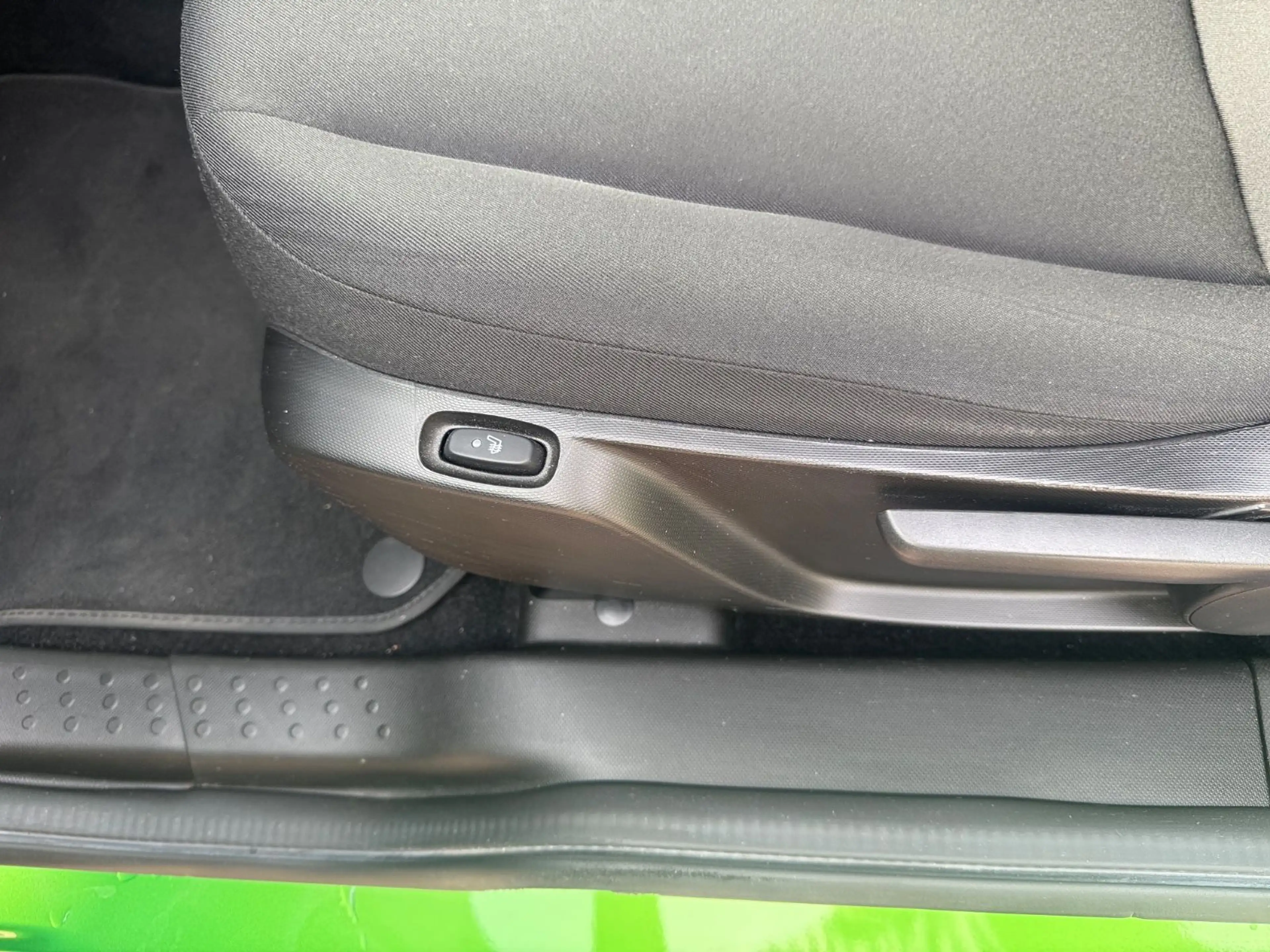 smart forTwo fortwo coupe electric drive / EQ — photo 11