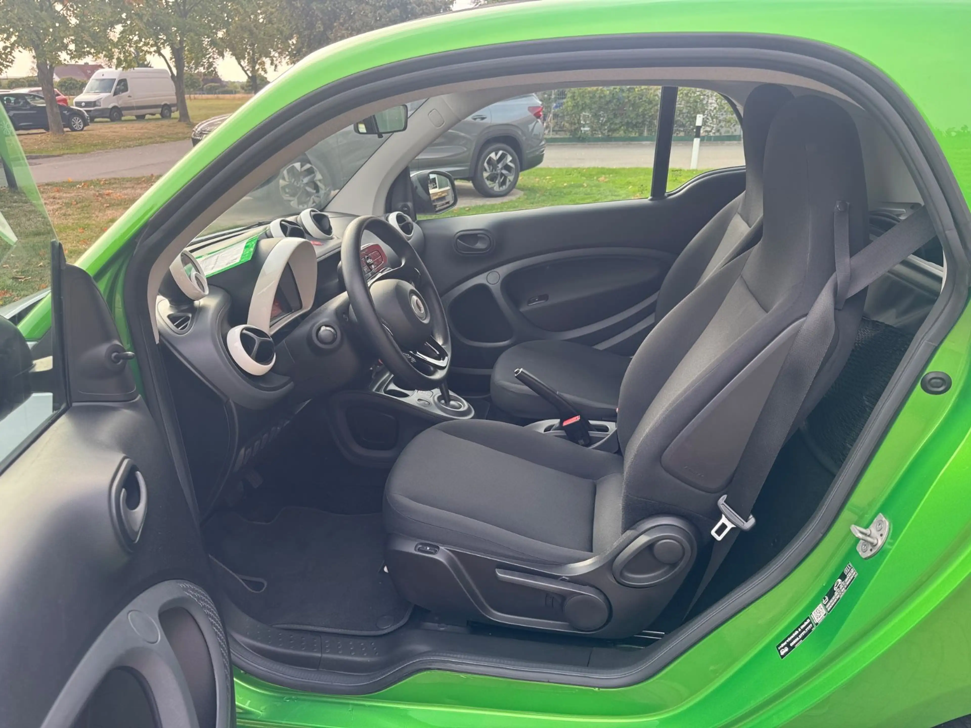smart forTwo fortwo coupe electric drive / EQ — photo 10