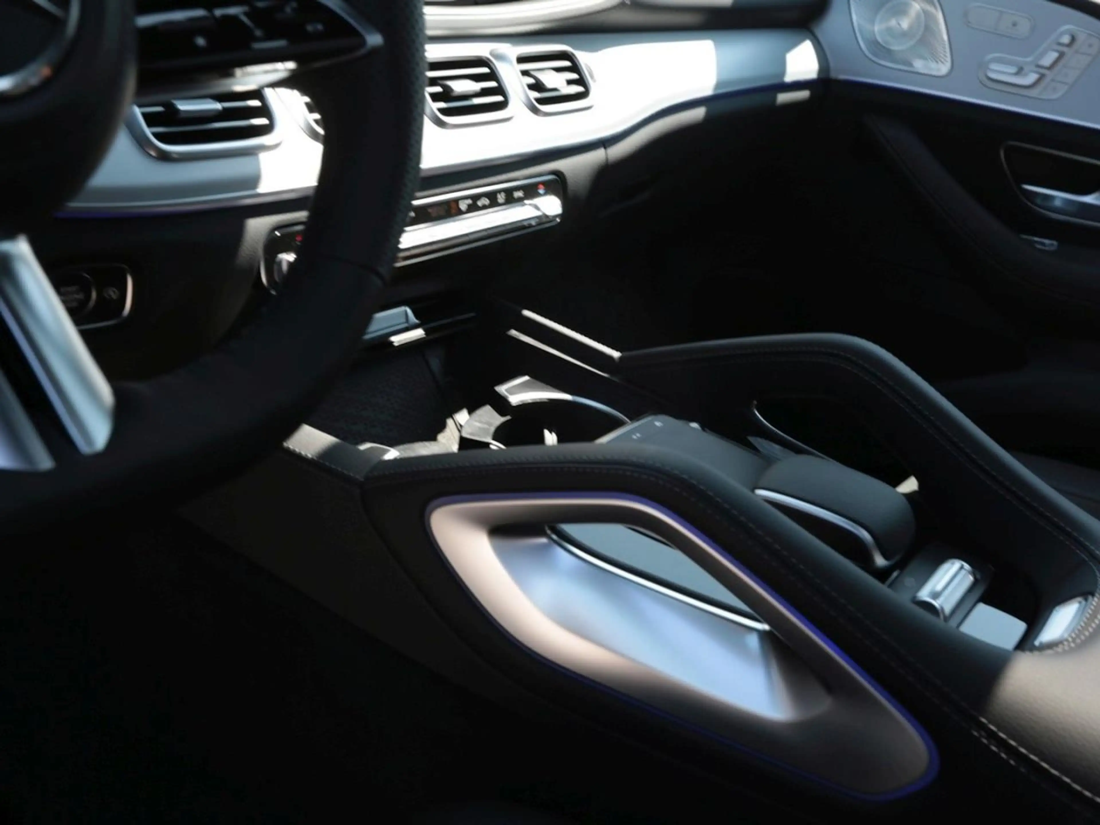 Mercedes-Benz GLE 300 d 4MATIC Coupé AMG Night Panorama AHK 360° — photo 15