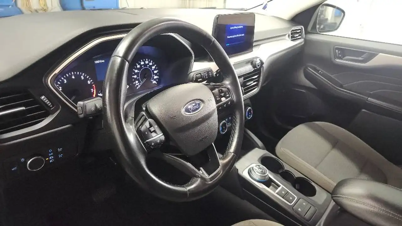 Ford Escape снимка Ford Escape