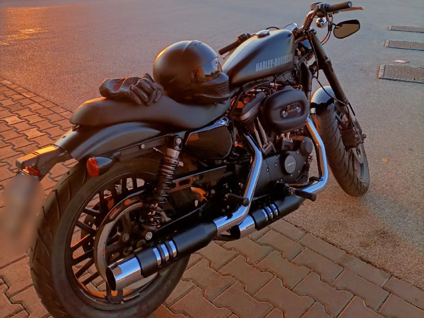 Harley-Davidson Roadster XL 1200 CX Czarny - 1