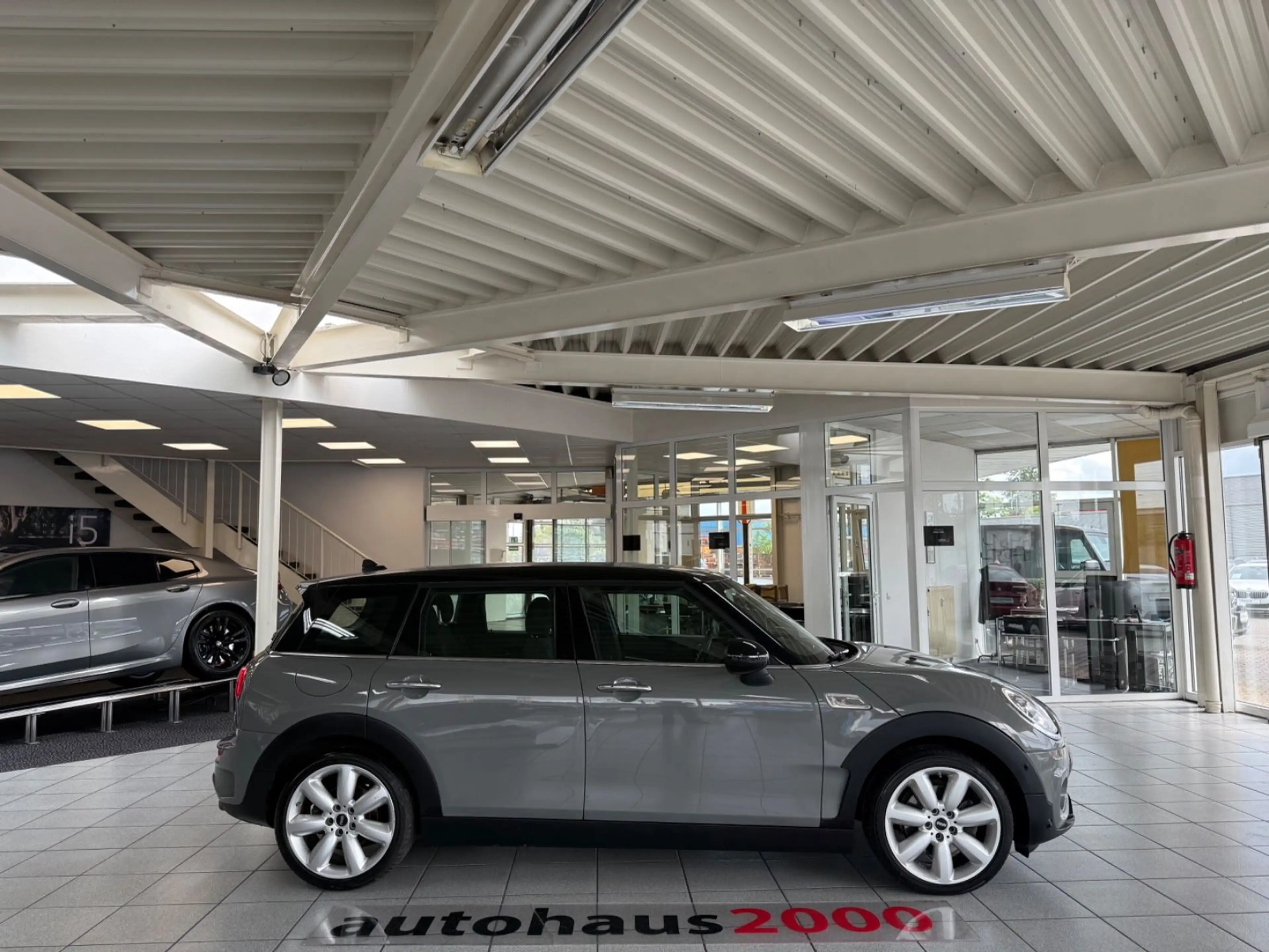 MINI Cooper S Clubman AUT./LED/NAVI/PDC V-H/KEYLESS — photo 2