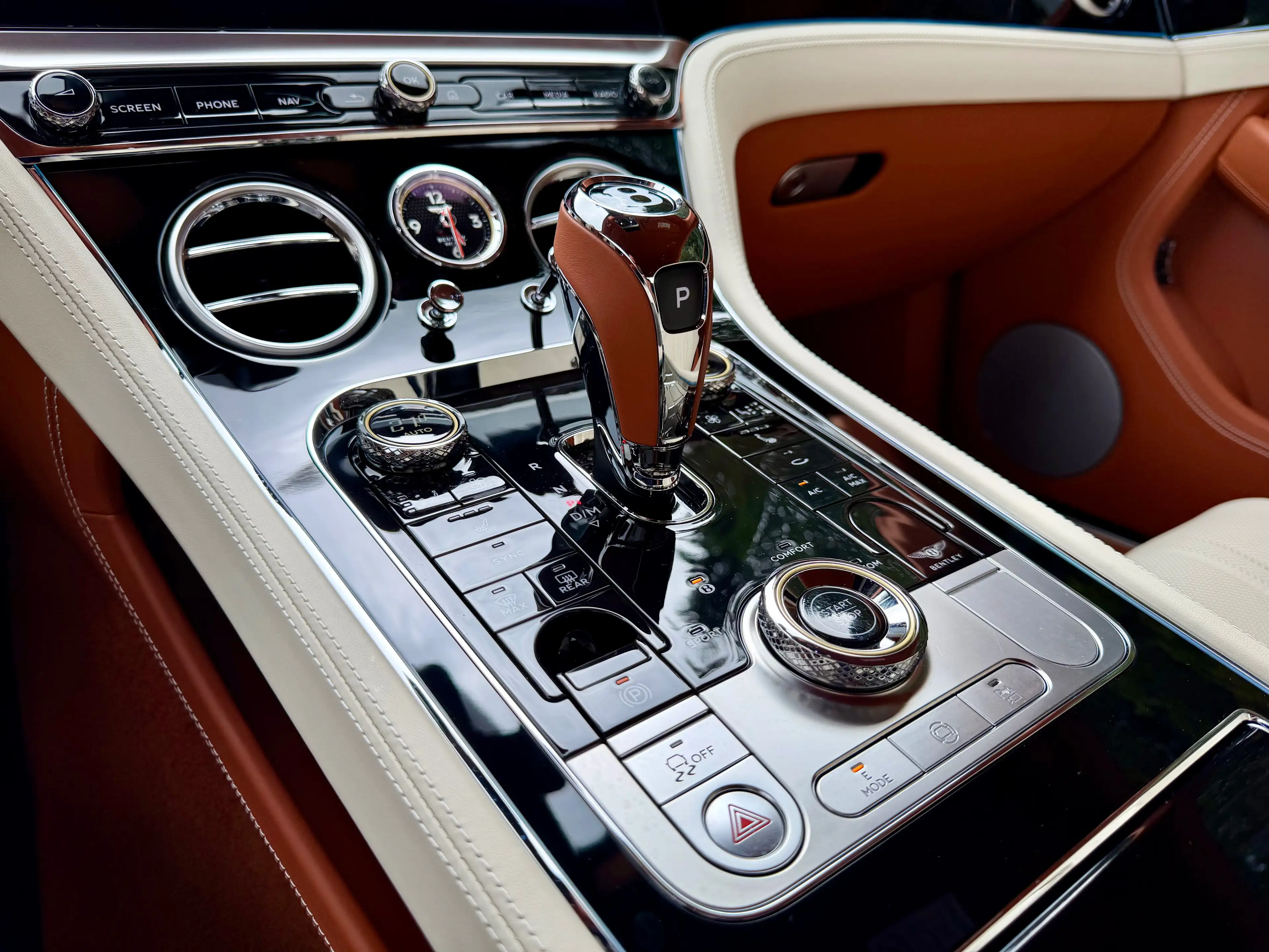 Bentley Continental GT Coupe V8 Hybrid *TRAUM*EXKLUSIVKONFIG*Garantie* — photo 13