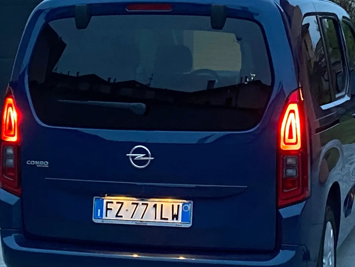 Opel Combo Life Modrá - 2