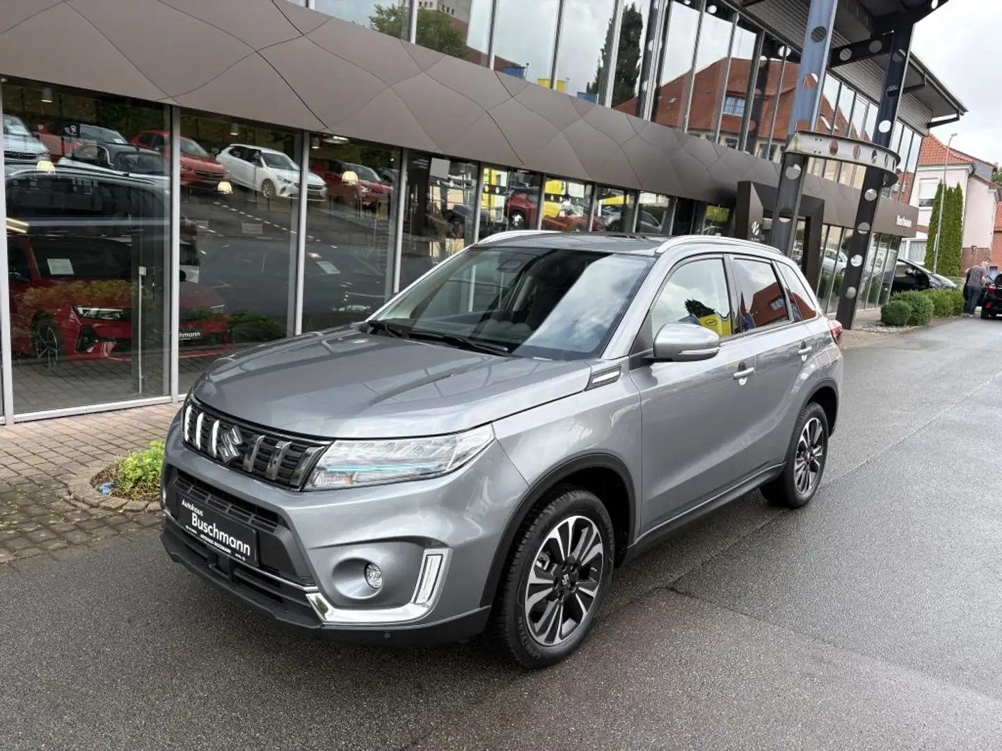 Suzuki Vitara 1.5 Dualjet Hybrid Allgrip AGS Comfort+ Grijs - 1
