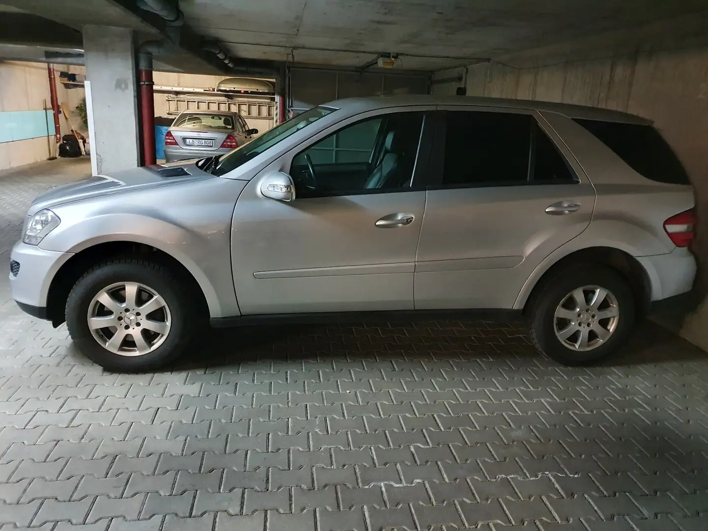 Mercedes-Benz ML 350 4Matic 7G-TRONIC Silber - 2