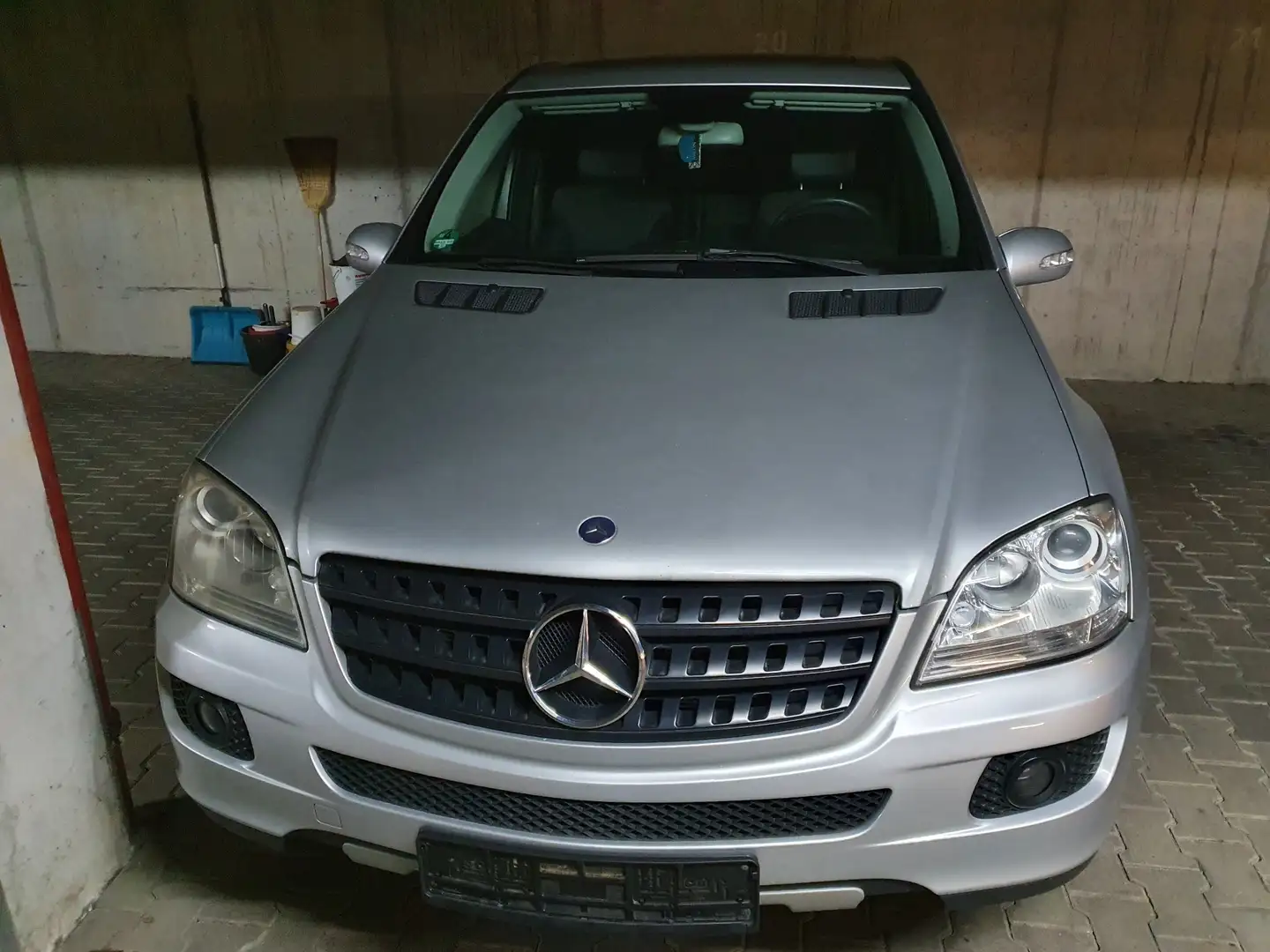 Mercedes-Benz ML 350 4Matic 7G-TRONIC Silber - 1