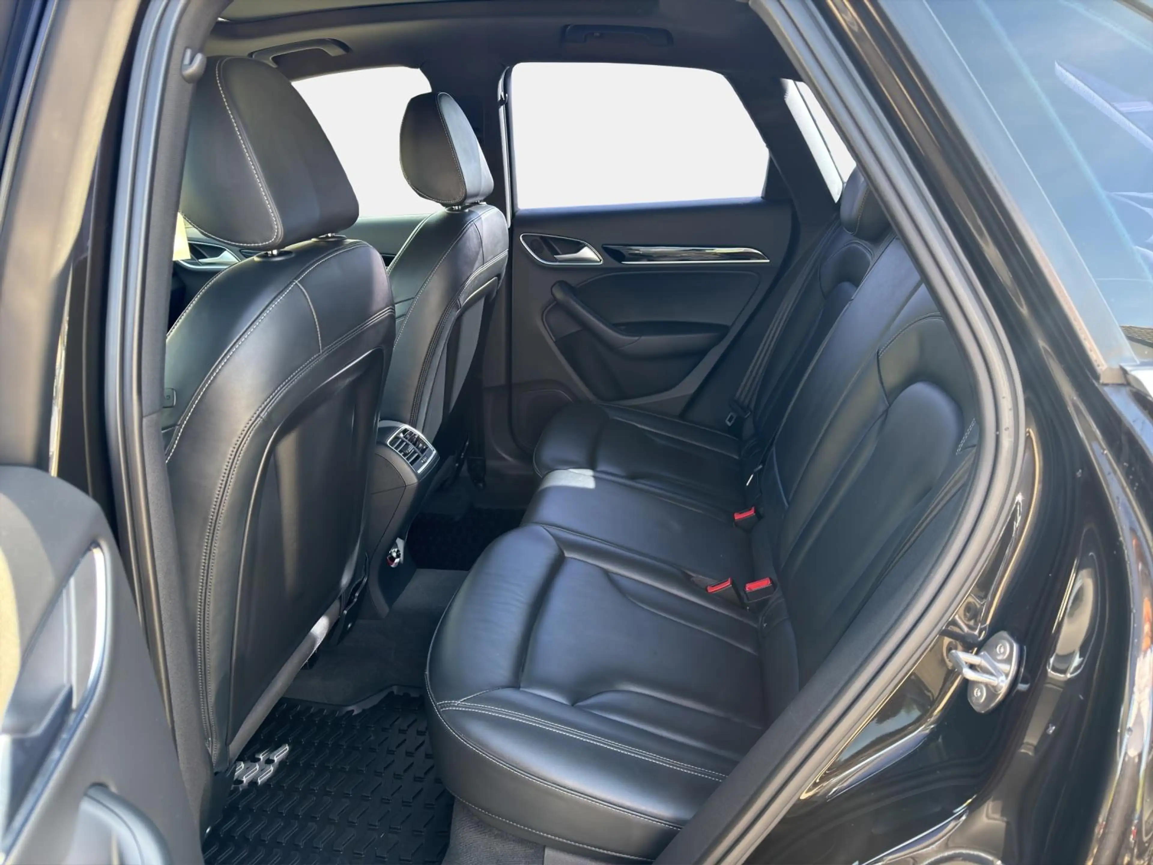 Audi RS Q3 RSQ3 2.5 TFSI Quattro *Xenon/Leder/Pano/Navi* — photo 13
