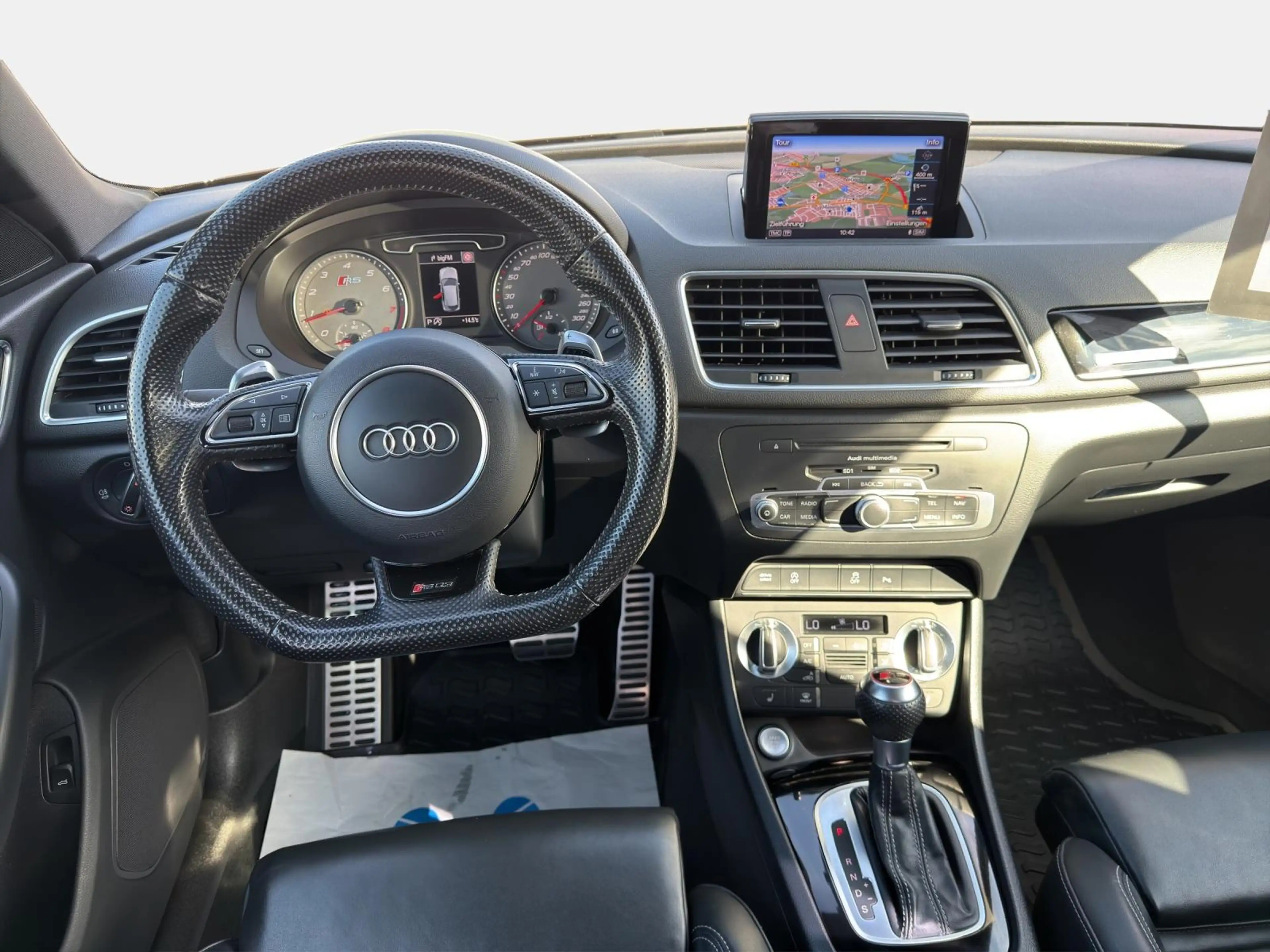 Audi RS Q3 RSQ3 2.5 TFSI Quattro *Xenon/Leder/Pano/Navi* — photo 14