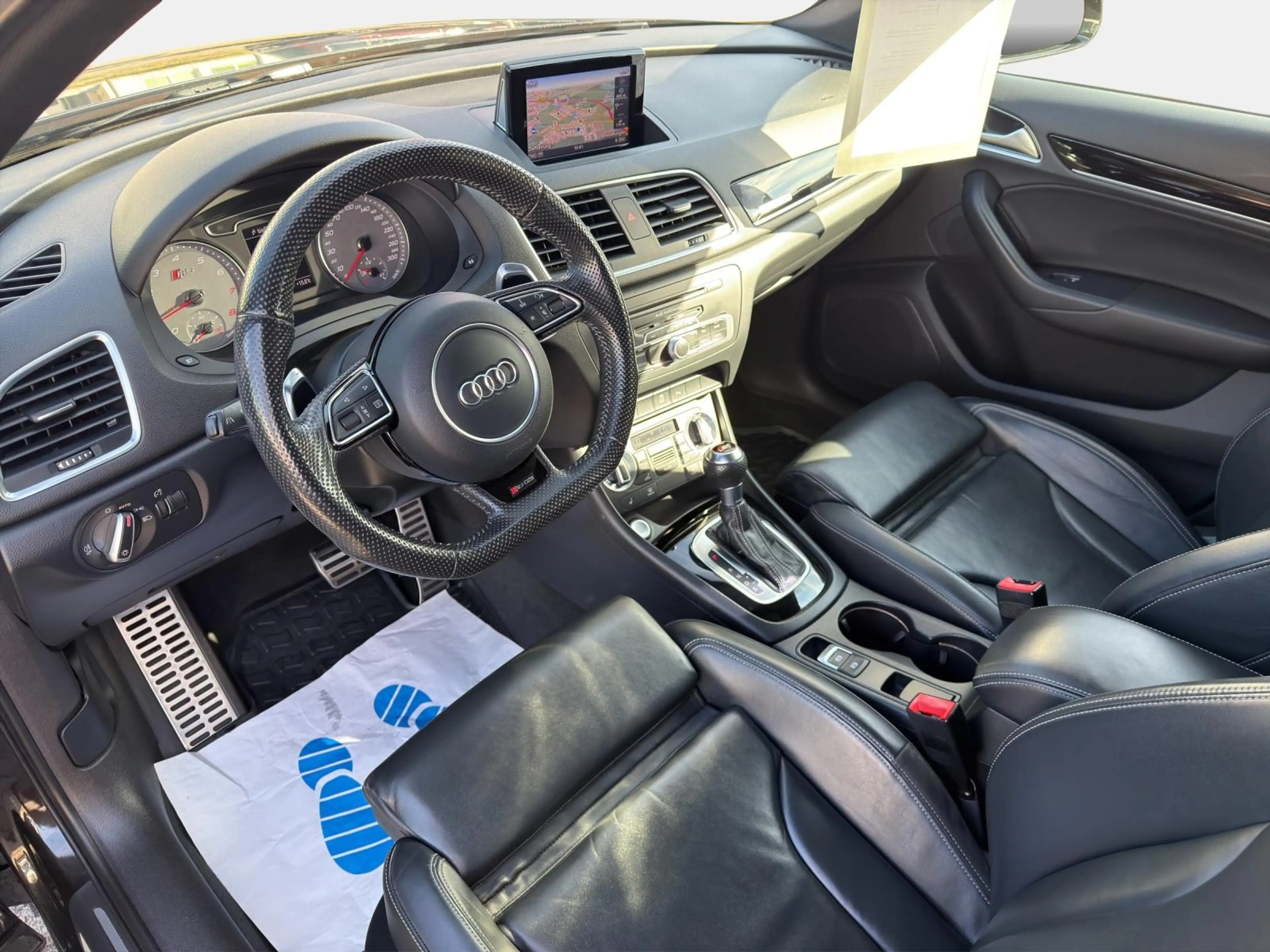 Audi RS Q3 RSQ3 2.5 TFSI Quattro *Xenon/Leder/Pano/Navi* — photo 11