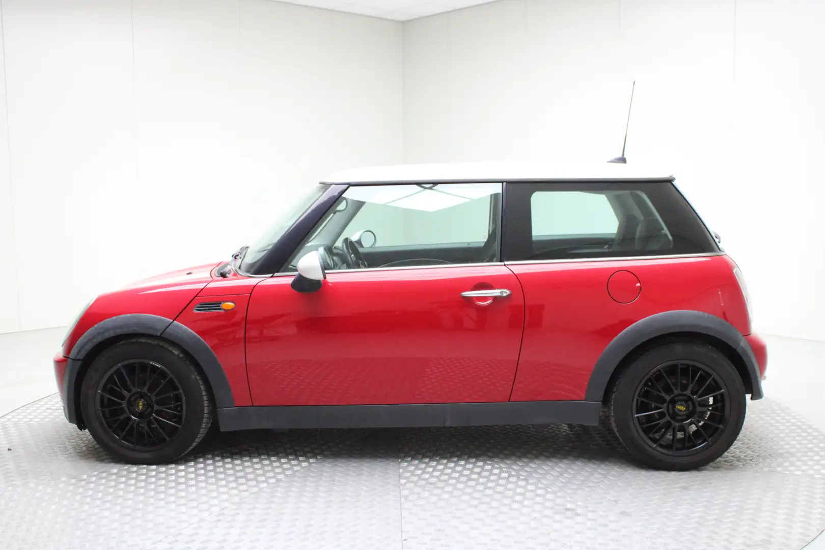 MINI Cooper Mini 1.6 Chili | Airco / Cruise / Radio CD / Parro Rood - 2