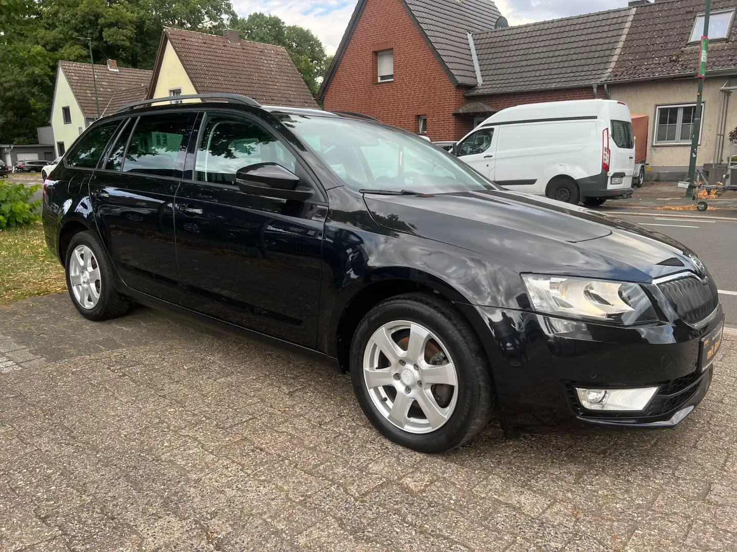 Skoda Octavia Kombi Joy 65.000 Noir - 1