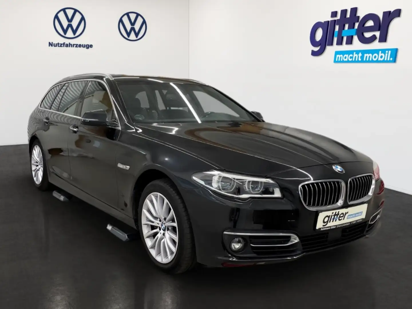 BMW 530 d xDrive Touring ACC HEAD UP LED PANO Black - 2