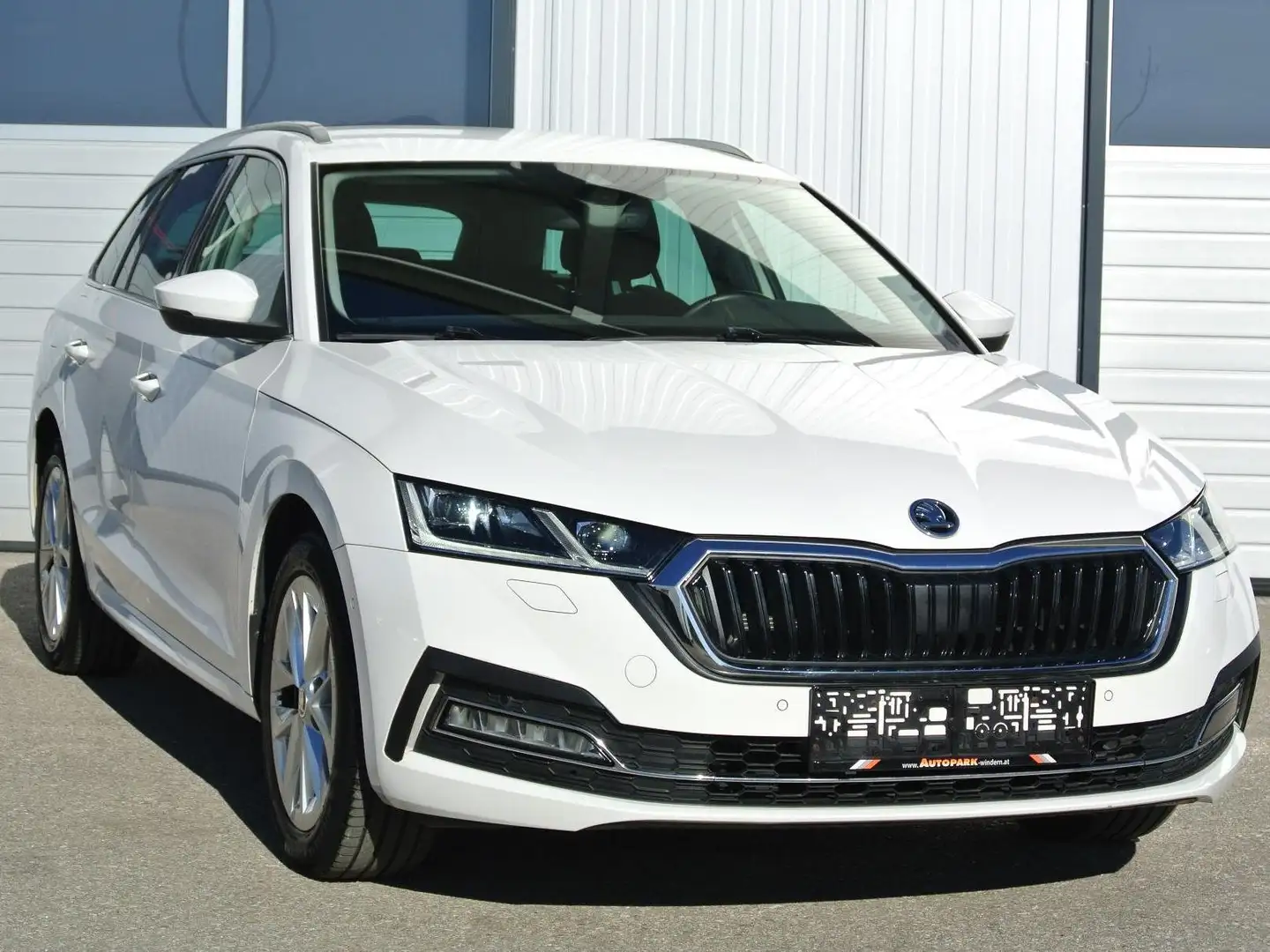 Skoda Octavia Kombi 2.0 TDI Style * LED-SW * virtual CP * KAMERA Weiß - 1