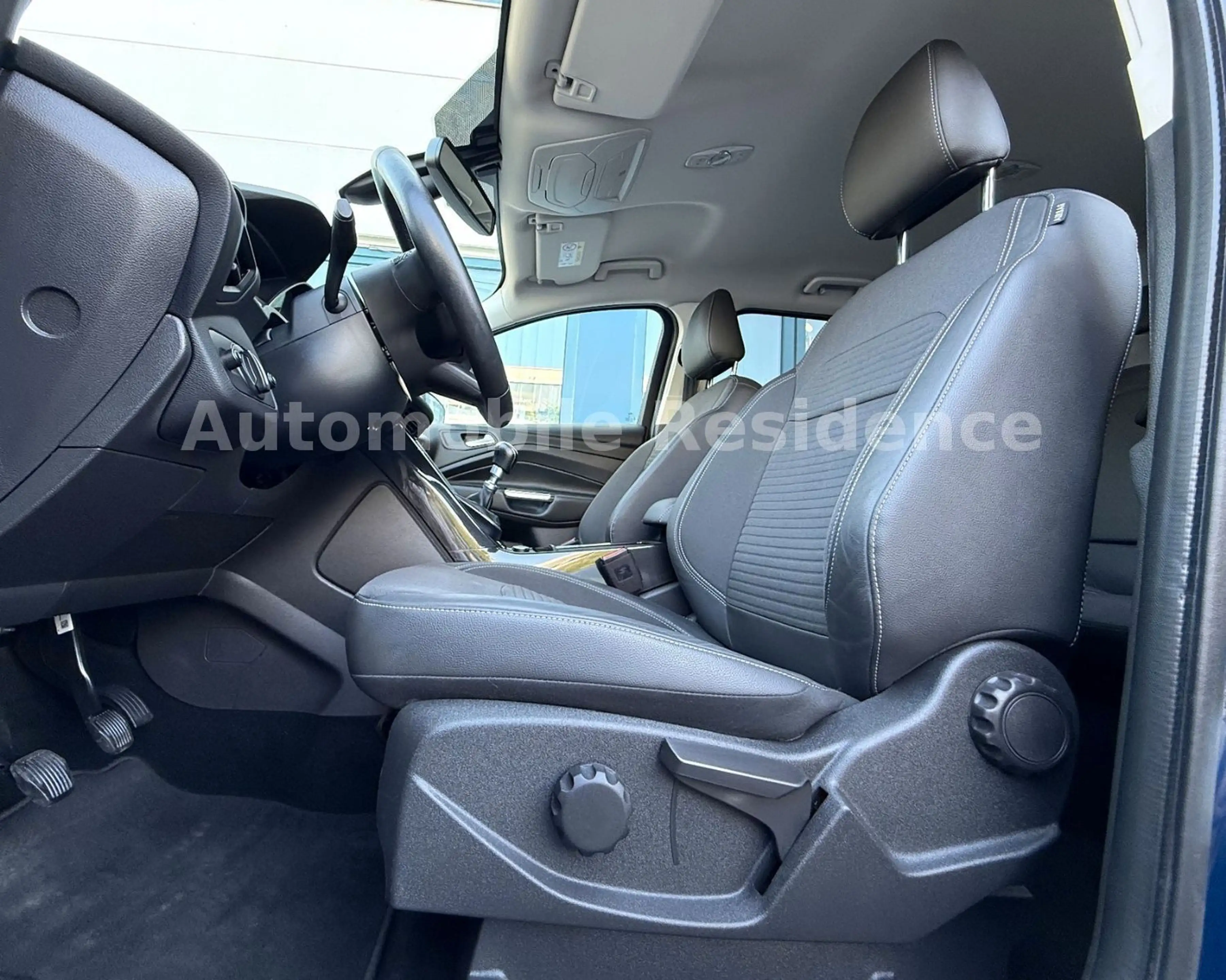 Ford Kuga Titanium Eco.1.5*NAVI*LEDER*LED*SHZ*CAM*MFL — photo 7