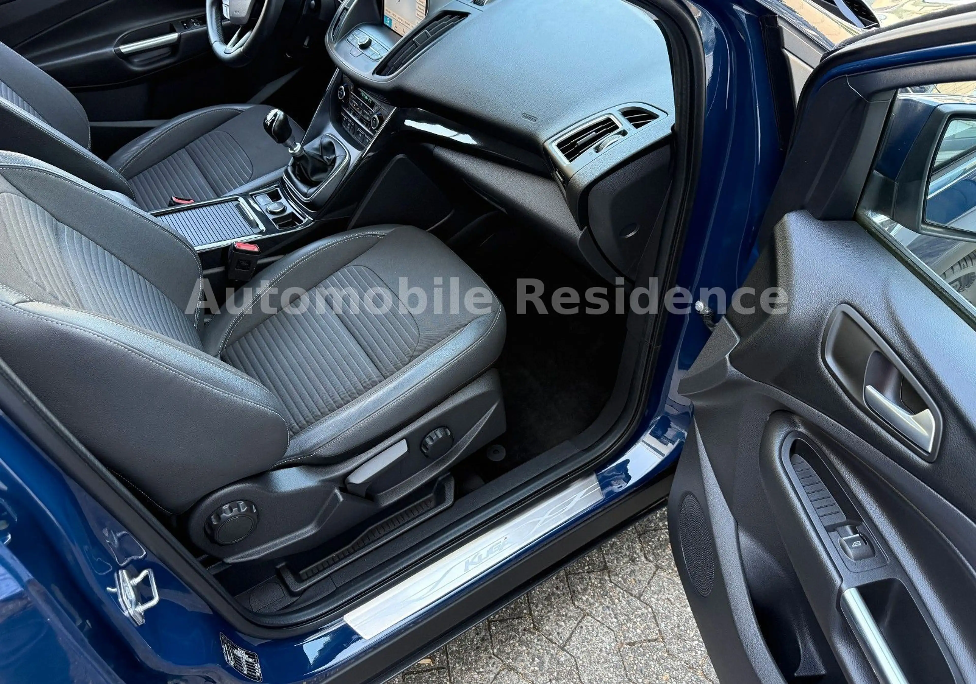 Ford Kuga Titanium Eco.1.5*NAVI*LEDER*LED*SHZ*CAM*MFL — photo 9