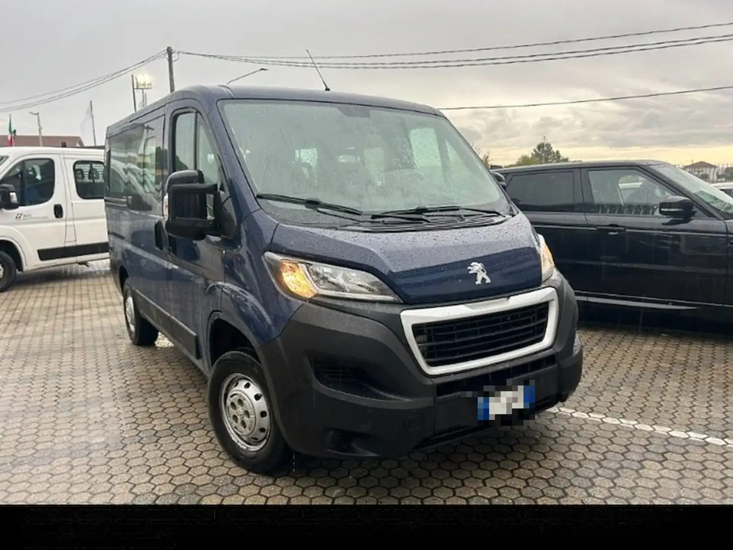 Peugeot Boxer 330 2.0 BlueHDi/110CV PC-TN Combi 9 POSTI Bleu - 2