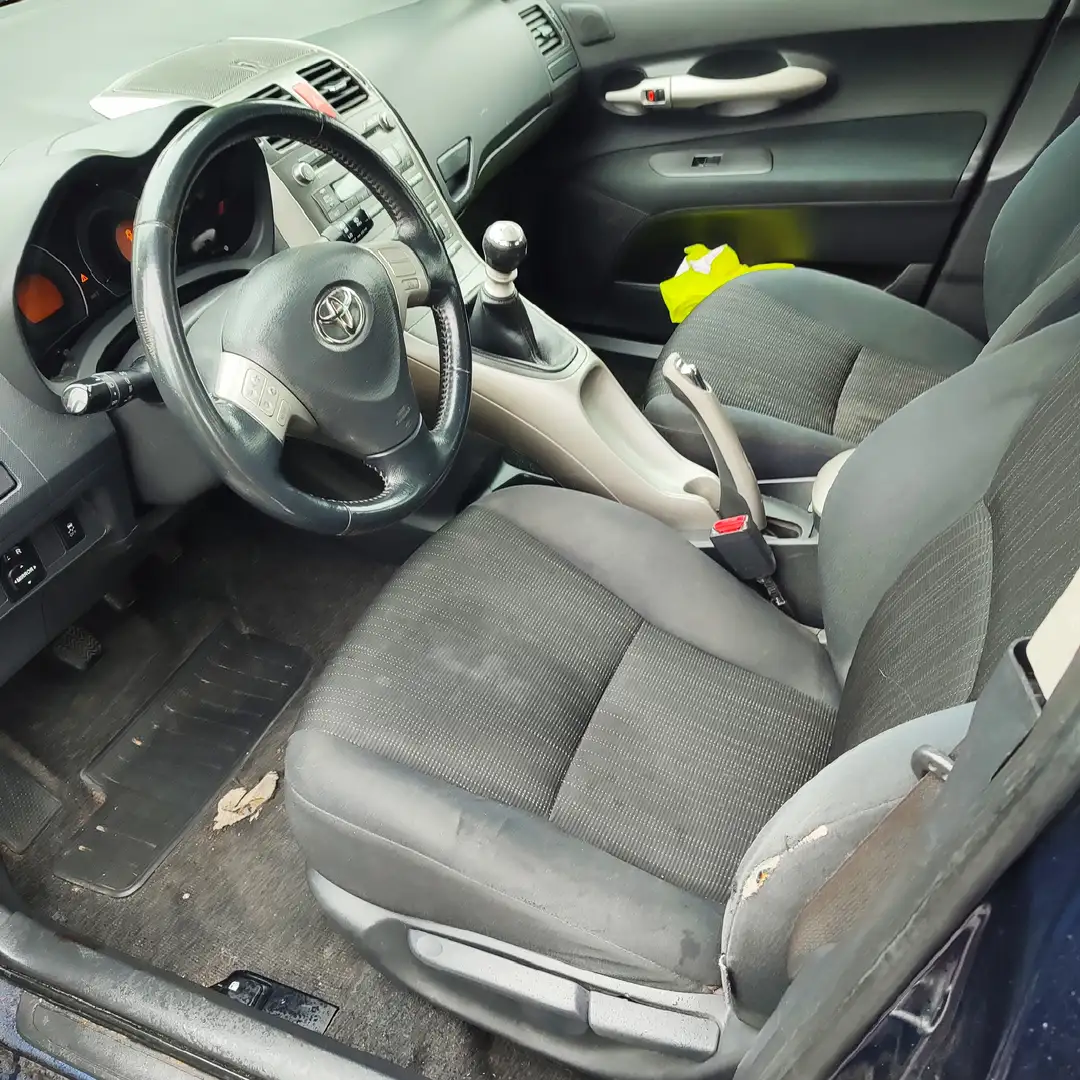 Toyota Auris Auris 126 D-4D Linéa Luna Bleu - 1