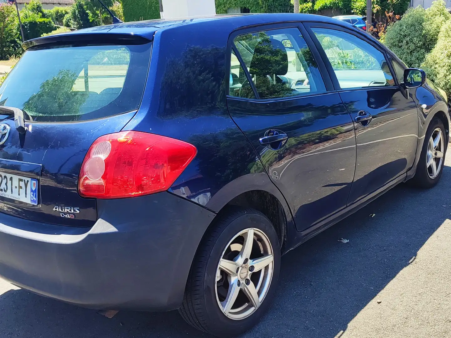 Toyota Auris Auris 126 D-4D Linéa Luna Bleu - 2