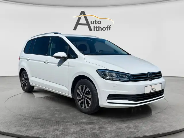 Volkswagen Touran 1.5TSI DSG IQ LED ASSIST ACC PARK