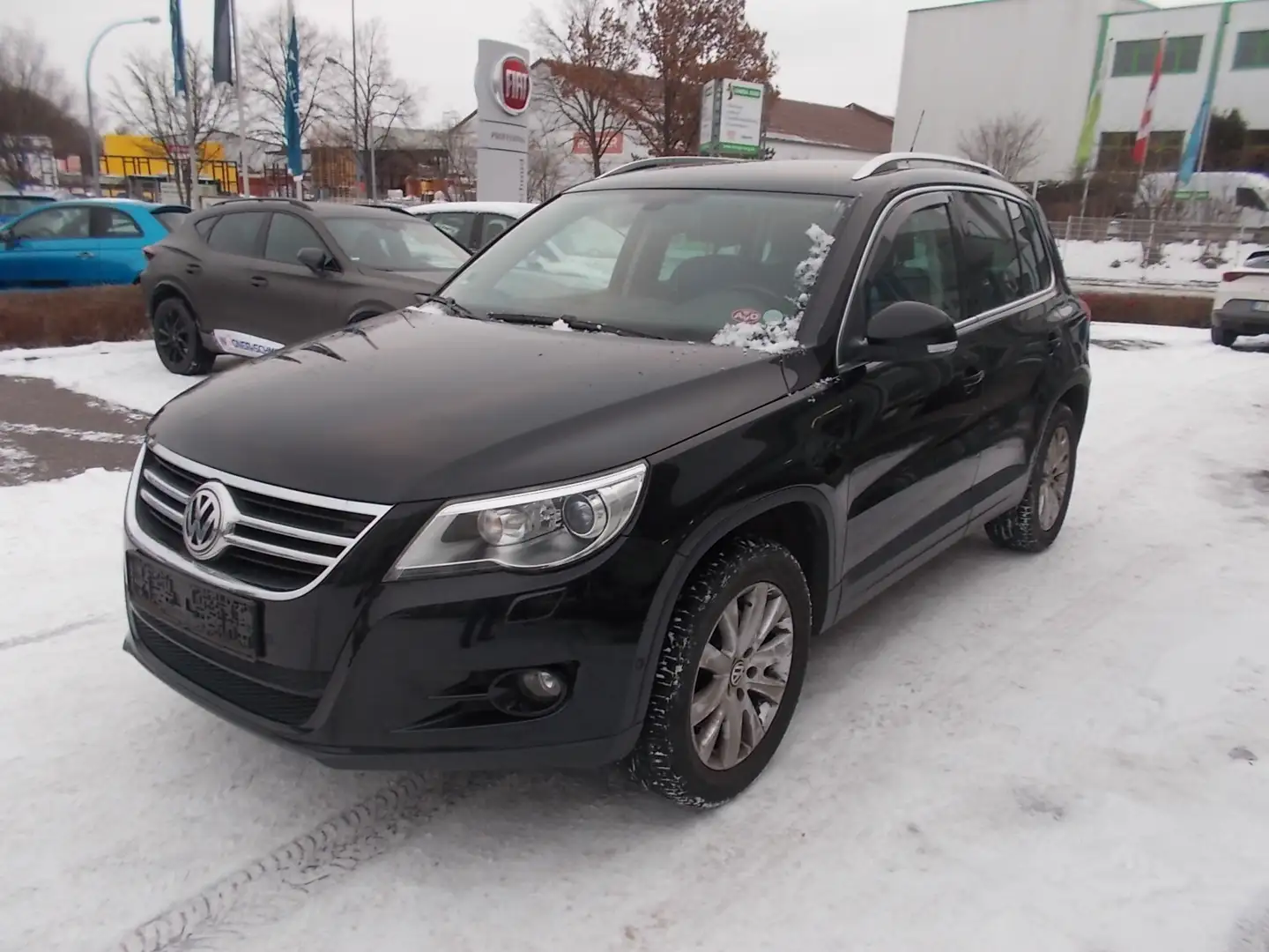 Volkswagen Tiguan Team 2.0 TDI 140 PS 4Motion Schwarz - 2