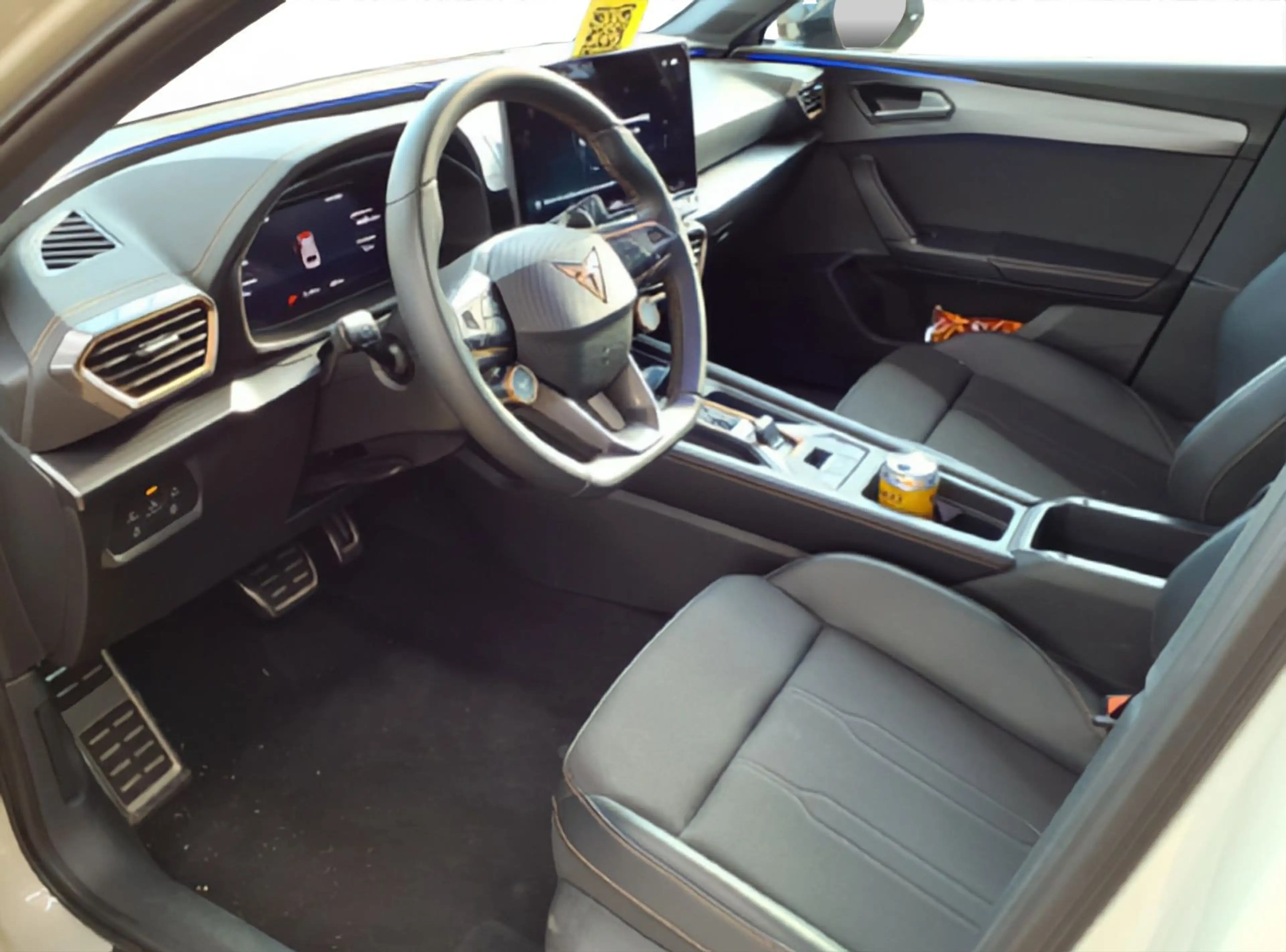 CUPRA Leon ST 2.0 TDI AHK Matrix LM 18" Navi RFK ACC — photo 3