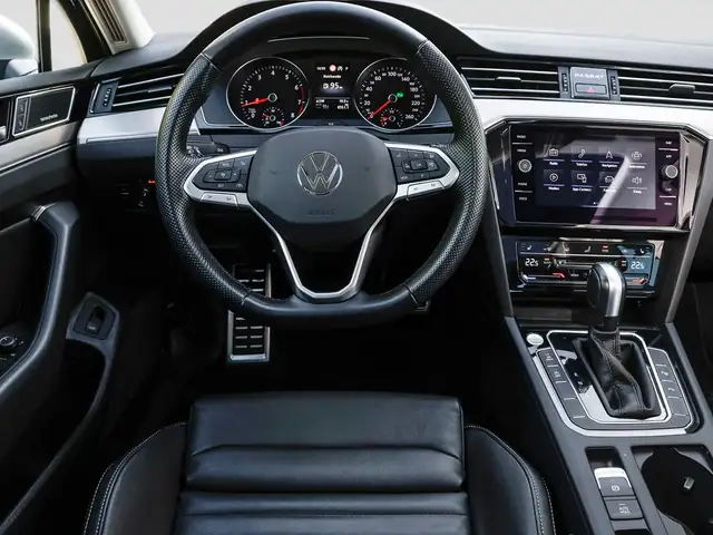 Volkswagen Passat view 15