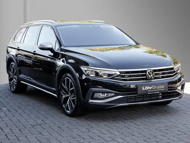 Volkswagen Passat view 5