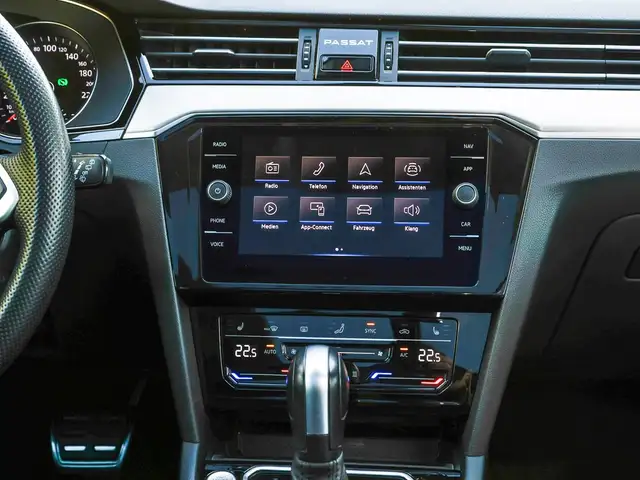 Volkswagen Passat view 14